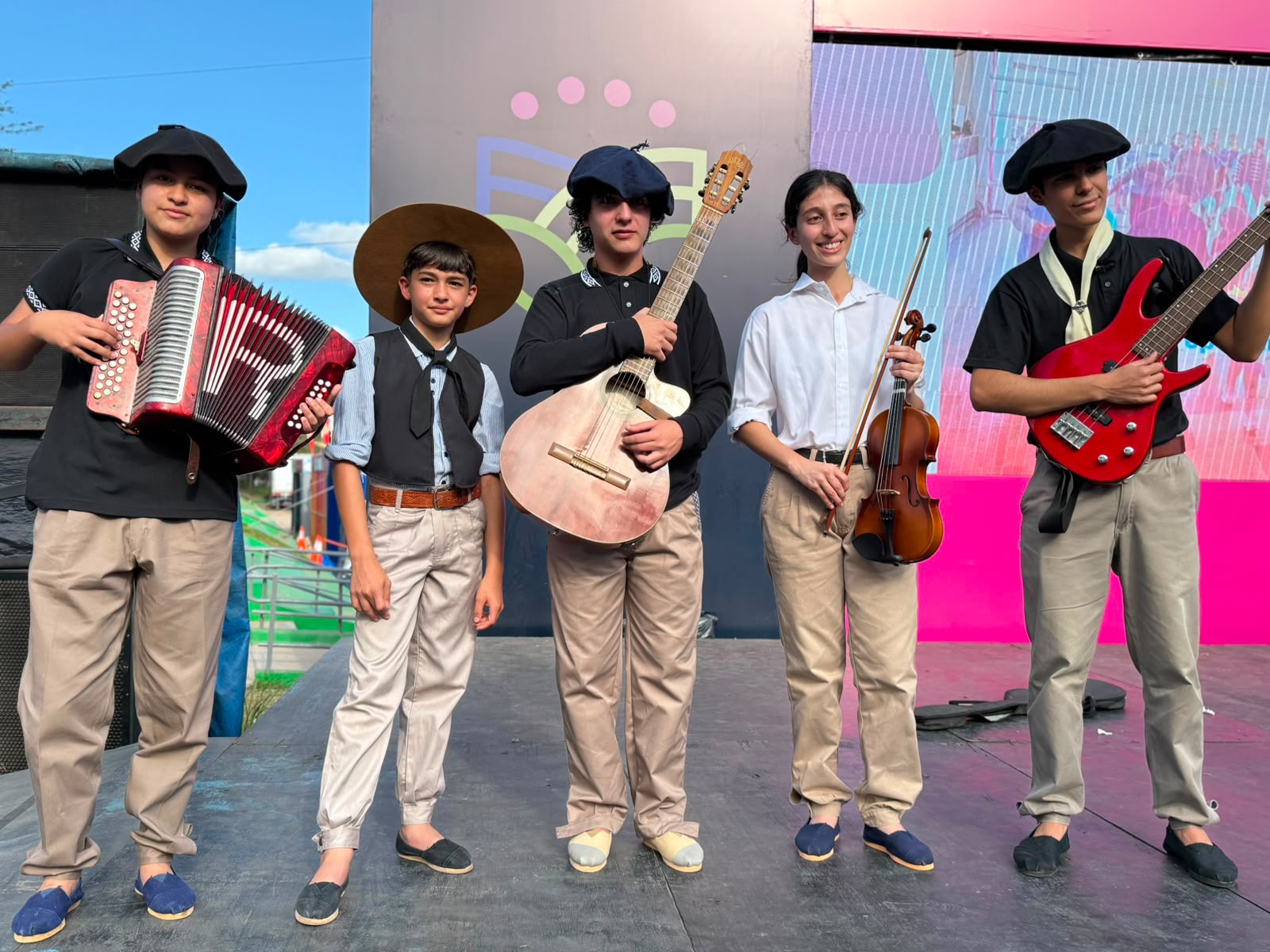 *EN LA BIENAL: M&Aacute;S DE 100 MIL PERSONAS VISITARON LOS ESPACIOS DEL INSTITUTO DE TURISMO Y FORTALECIERON EL POSICIONAMIENTO DEL DESTINO CHACO*