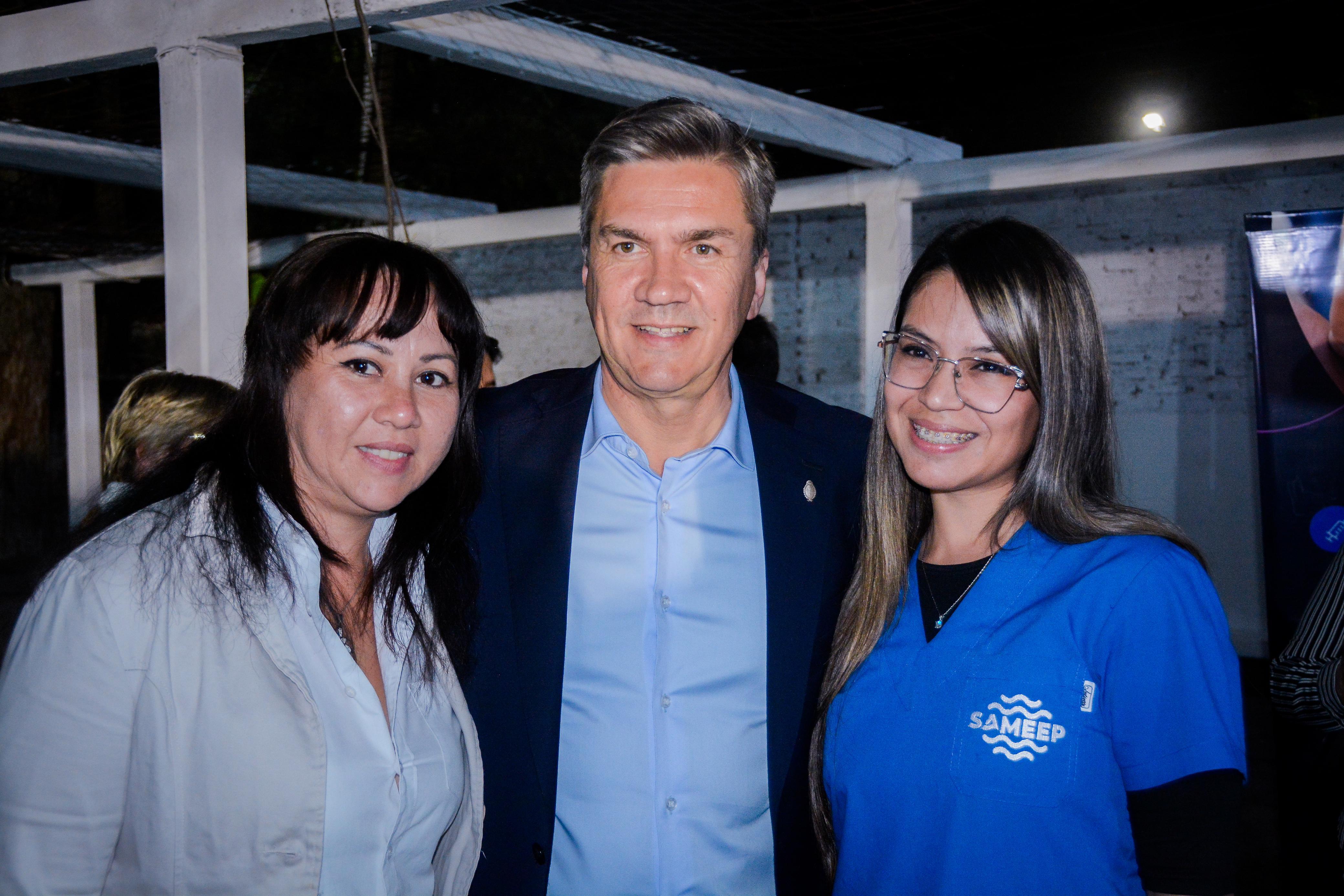 *SAMEEP: EL GOBERNADOR ZDERO ENTREGÓ EQUIPAMIENTO, INDUMENTARIA Y HABILITÓ UN VACUNATORIO*