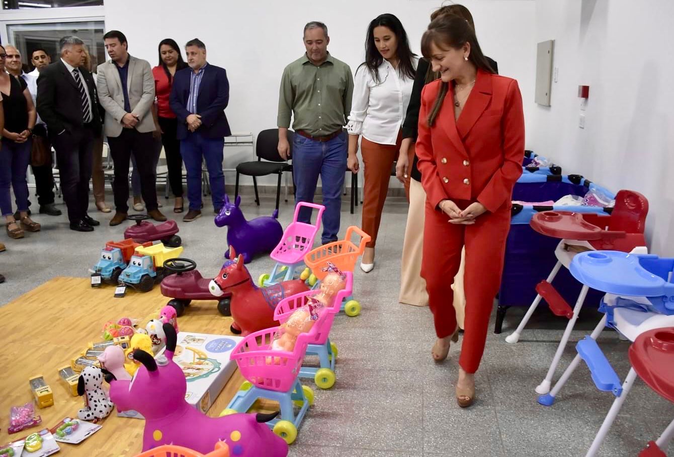 *90 AÑOS DE LOS FRENTONES: LA VICEGOBERNADORA SCHNEIDER PRESIDIÓ EL ACTO ANIVERSARIO CON IMPORTANTES OBRAS PARA LA COMUNIDAD*