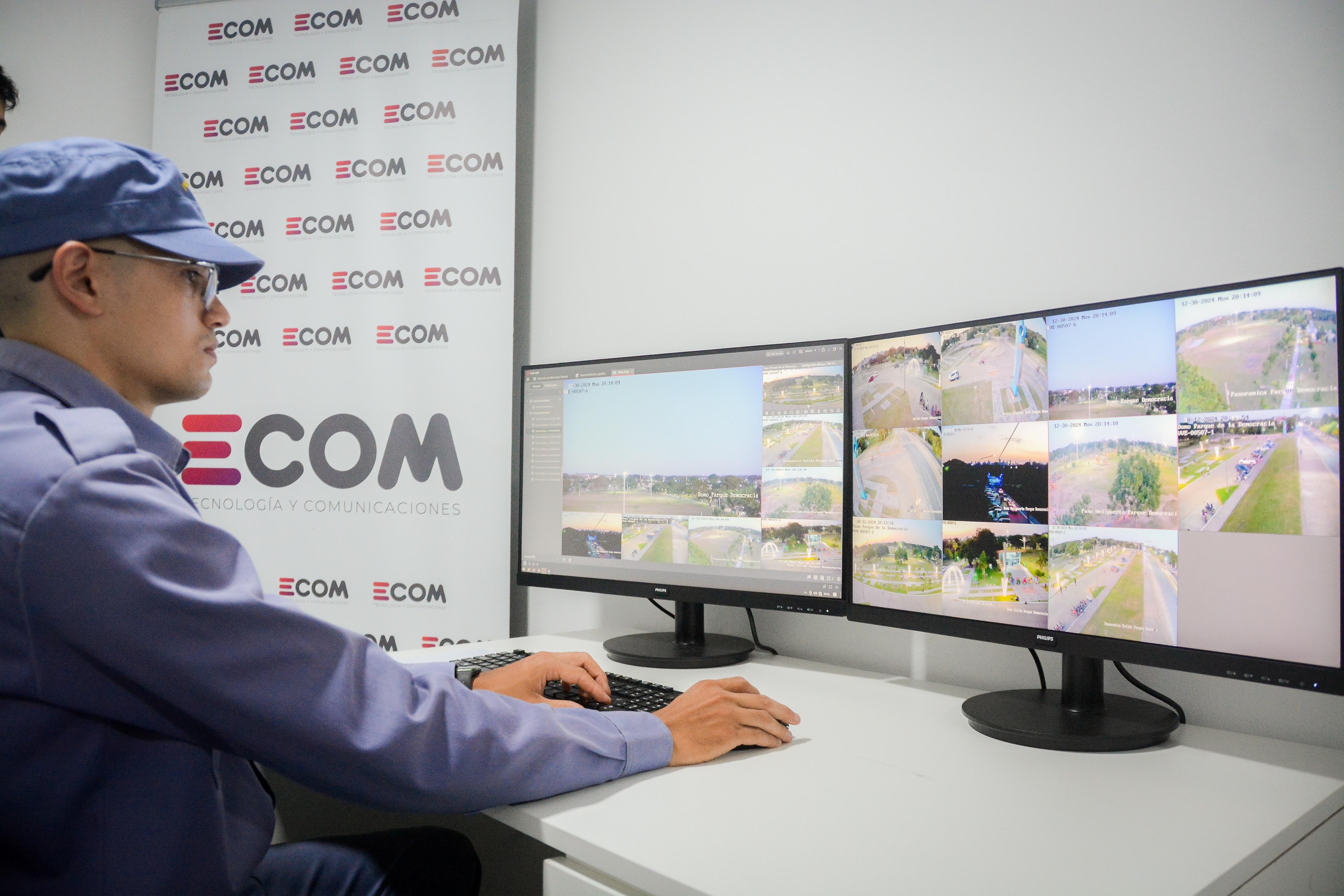 MÁS SEGURIDAD PARA RESISTENCIA: EL GOBERNADOR ZDERO INAUGURÓ UN DESTACAMENTO POLICIAL Y UN CENTRO DE MONITOREO CON 11 CÁMARAS EN EL PARQUE DE LA DEMOCRACIA