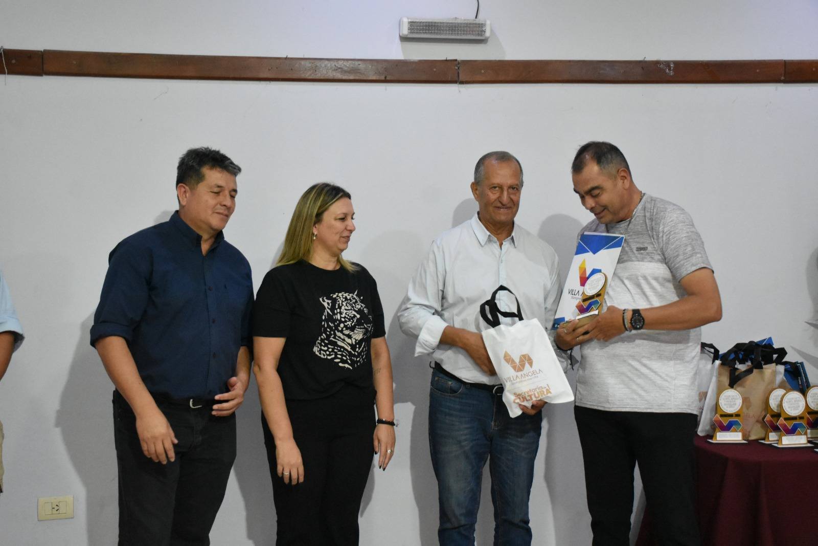 EL INTENDENTE ADALBERTO PAPP ENCABEZÓ EL HOMENAJE A DESTACADOS DEPORTISTAS, ARTISTAS Y MÚSICOS EN LA CASA DEL BICENTENARIO