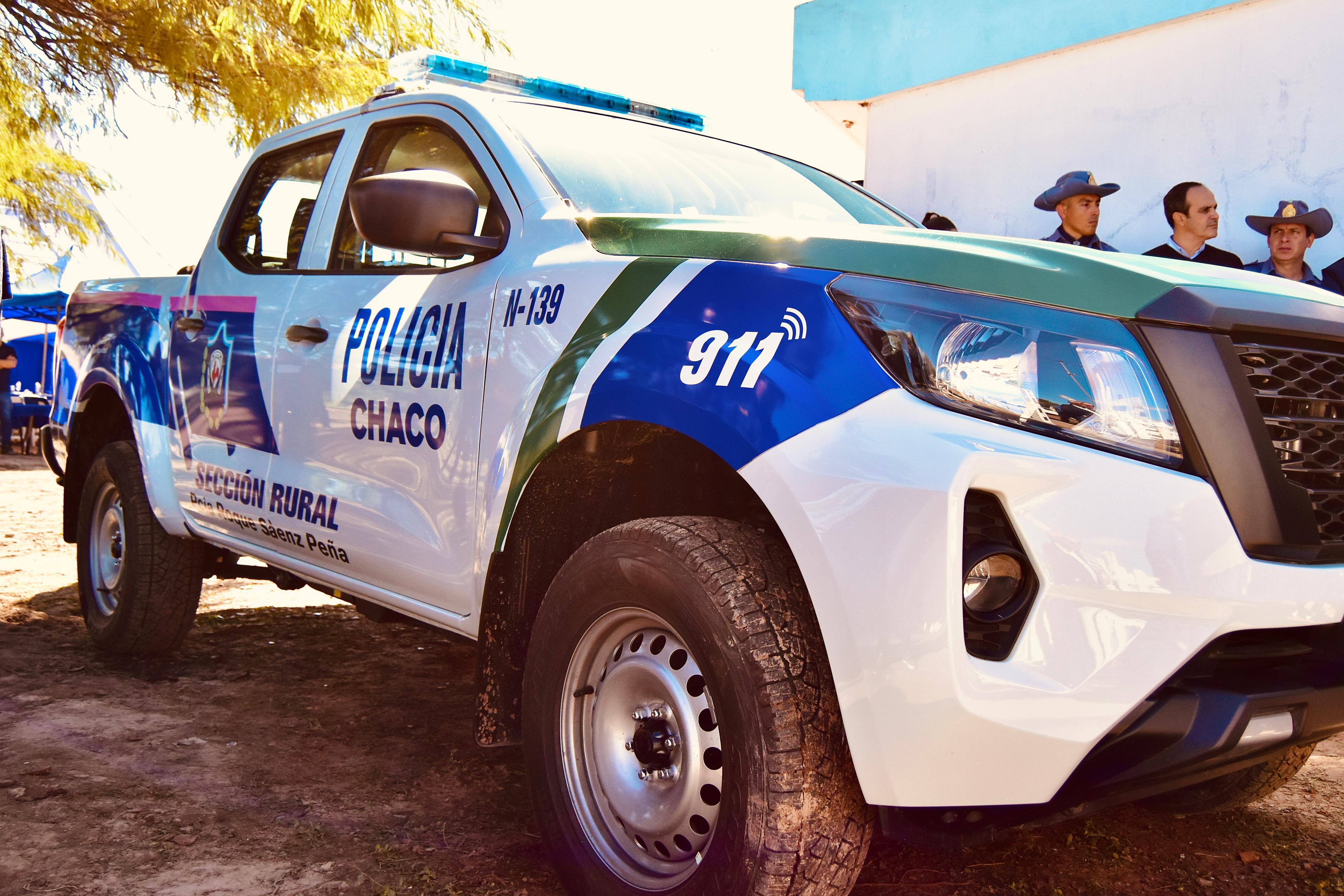 PLAN INTEGRAL DE SEGURIDAD: EL GOBERNADOR ZDERO ENTREGÓ UN NUEVO VEHÍCULO PARA EL DESTACAMENTO RURAL “LA CHIQUITA” DE SÁENZ PEÑA