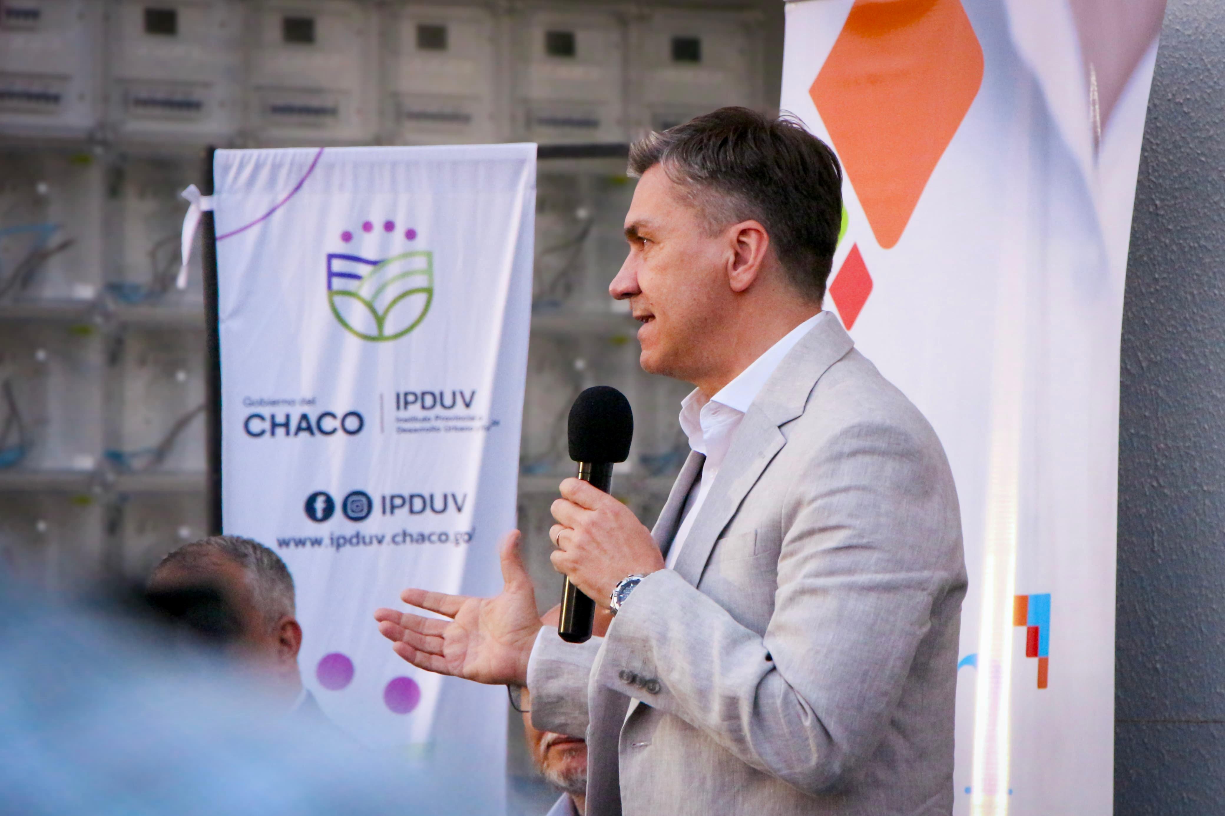 A TRAVÉS DEL PROGRAMA MI HOGAR II, EL GOBERNADOR ZDERO CUMPLIÓ EL SUEÑO DE LA CASA PROPIA A 24 FAMILIAS CHAQUEÑAS