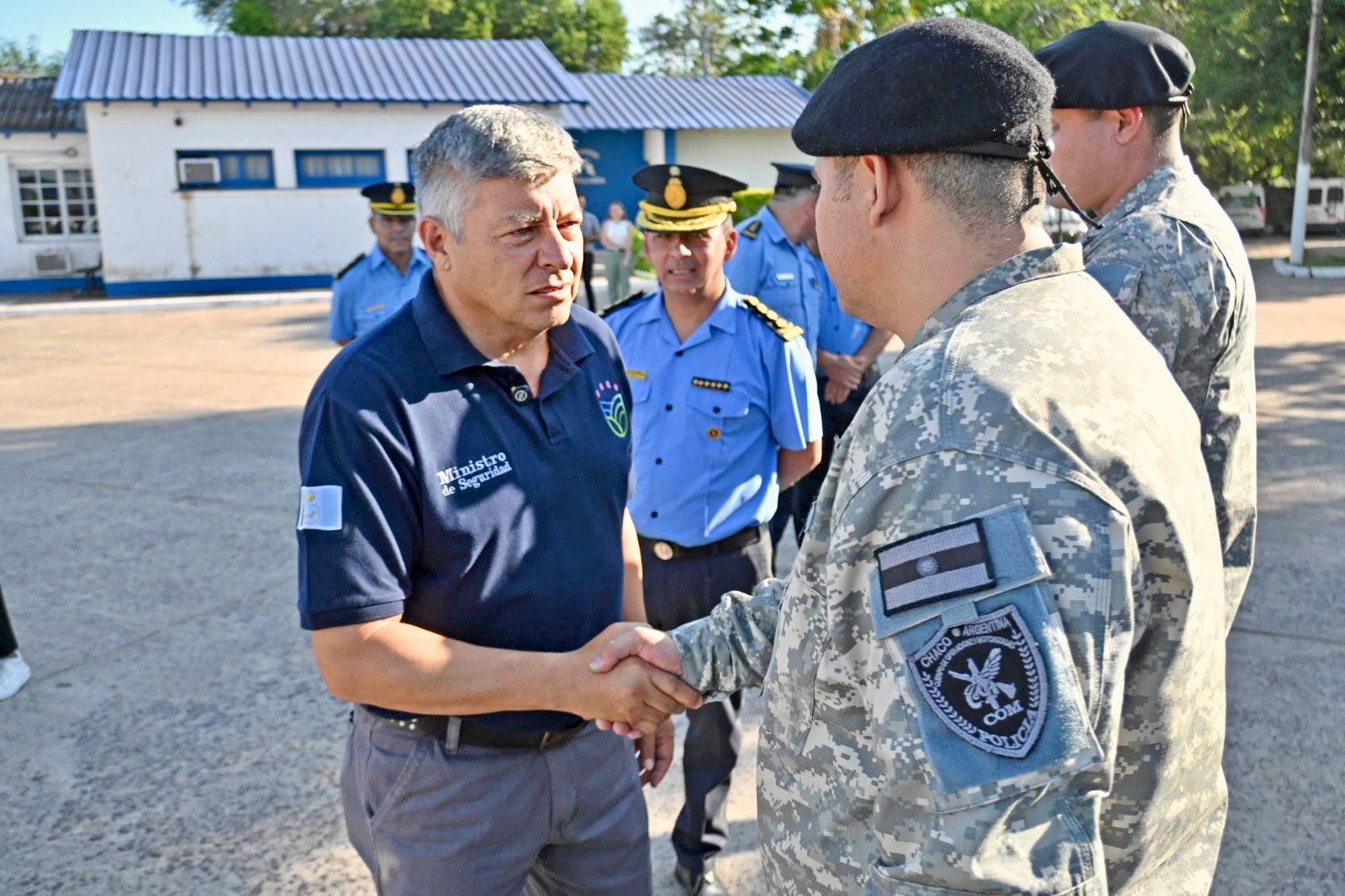 CHACO REFUERZA LA SEGURIDAD: MATKOVICH ENTREG&Oacute; NUEVA CAMIONETA AL C.O.M. PARA EL GRAN RESISTENCIA