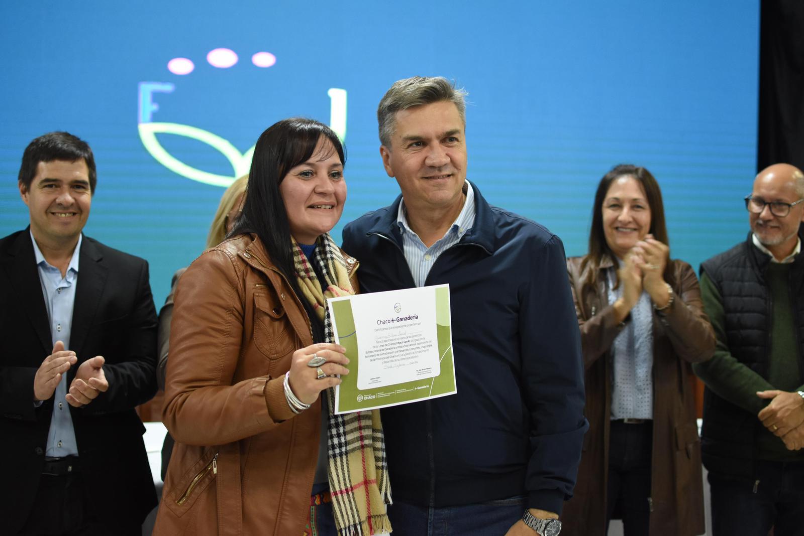 FAMILIAS DE SANTA SYLVINA RECIBIERON SUS TÍTULOS DE PROPIEDAD, TRAS DÉCADAS DE ESPERA