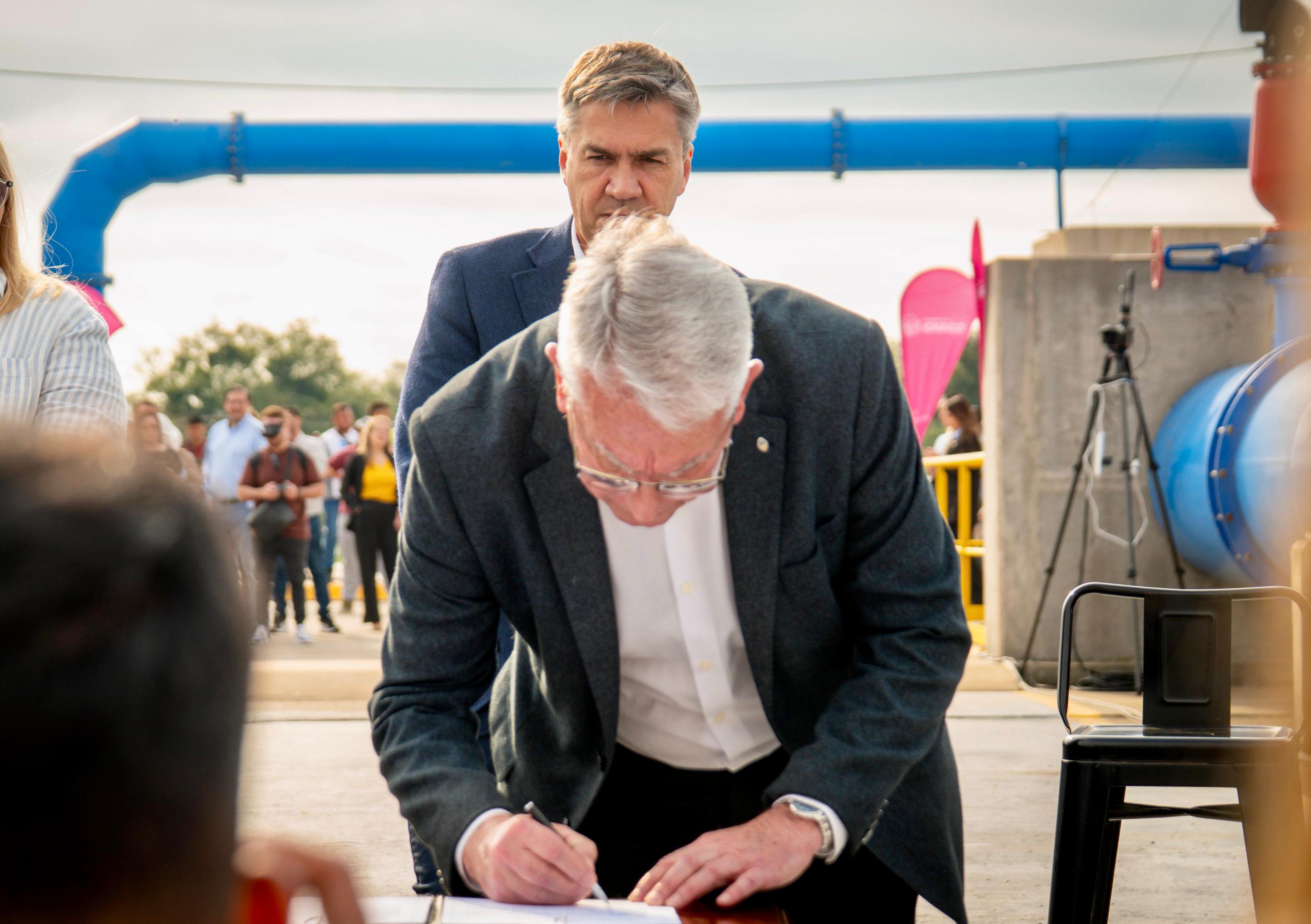 EL SUEÑO DEL AGUA SEGURA SE HACE REALIDAD: “DAMOS INICIO AL FINAL DE UNA OBRA TAN ESPERADA” EXPRESÓ EL GOBERNADOR ZDERO