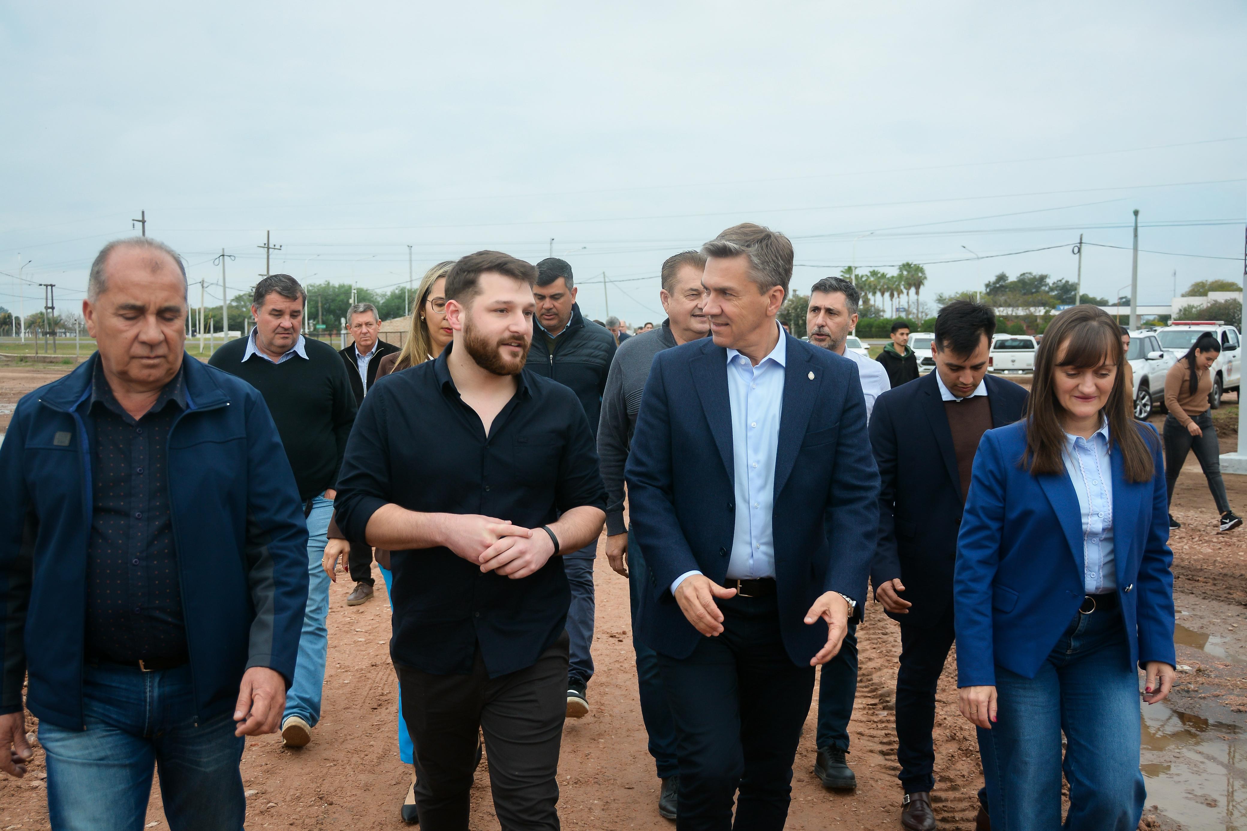 NUEVA EMPRESA INDUSTRIAL EN LAS BREÑAS: EL GOBERNADOR ZDERO ACOMPAÑÓ LA APERTURA DE BRU Y KA SRL