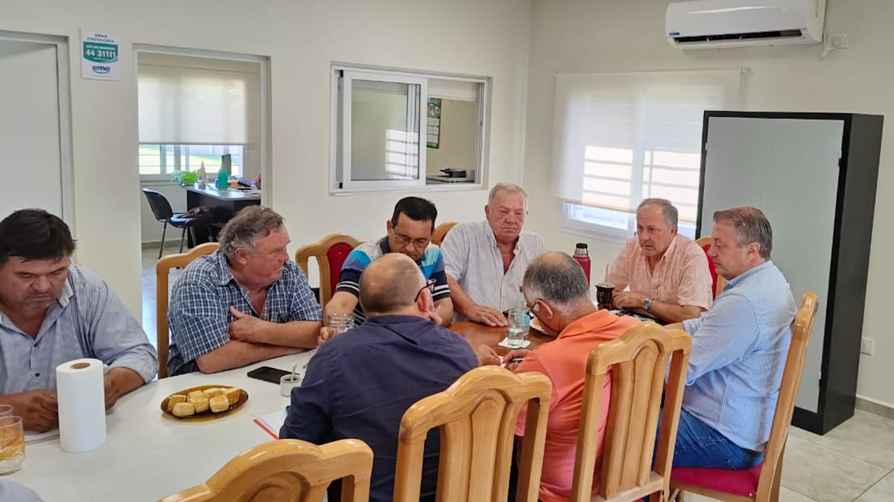 ASUMIÓ NUEVAMENTE JULIO FANTÍN COMO PRESIDENTE DE LA ASOCIACIÓN DE CONSORCIOS CAMINEROS.