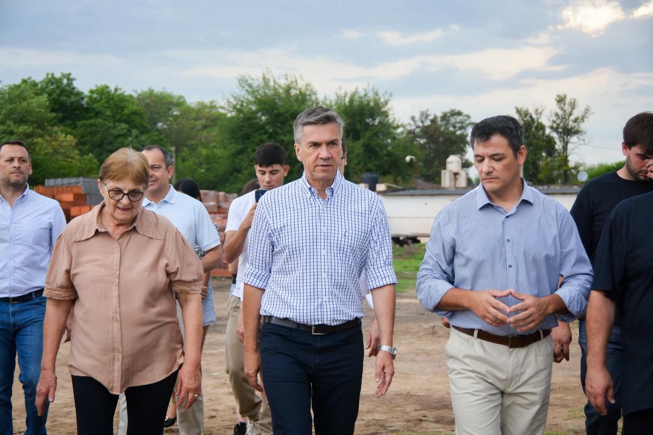 *LOS FRENTONES: ZDERO INAUGUR&Oacute; LA NUEVA SEDE DE LA COOPERATIVA GUALAMBA Y FORMALIZ&Oacute; LA CESI&Oacute;N DE L&Iacute;NEAS DE SECHEEP*
