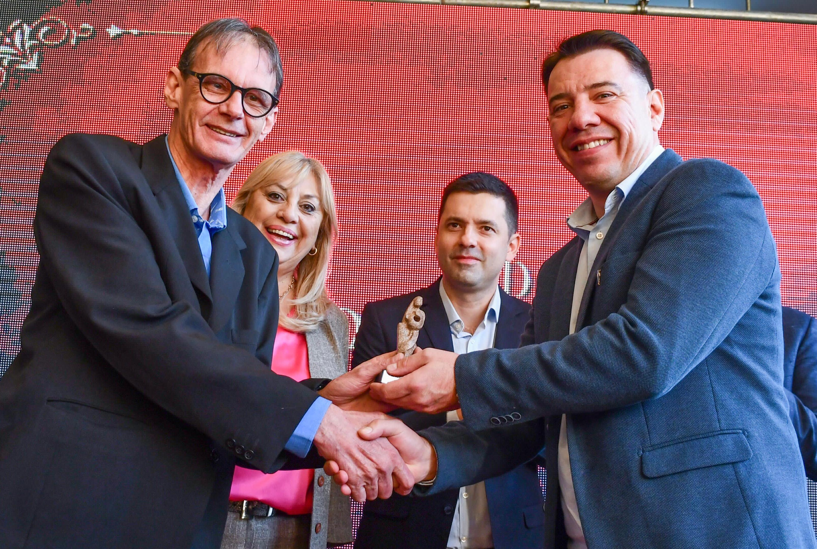 *ZDERO EN EL DÍA DEL PERIODISTA: “RECONOCEMOS Y VALORAMOS EL TRABAJO DE CADA UNO”*