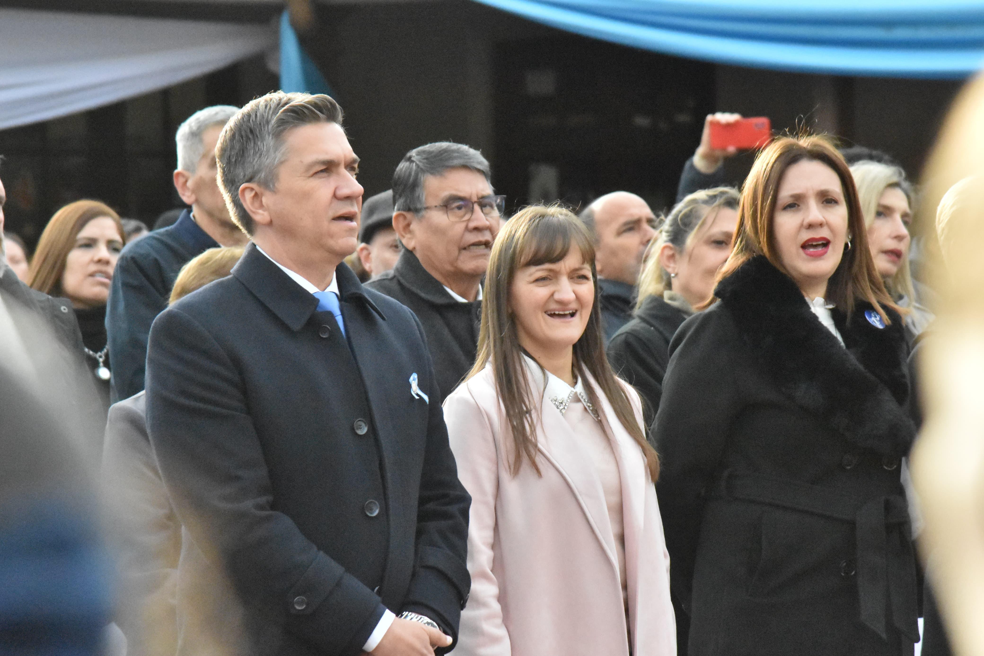 *73° ANIVERSARIO DE LA PROVINCIALIZACIÓN: ALUMNOS DE 4° GRADO PROMETIERON LEALTAD A LA BANDERA DEL CHACO
