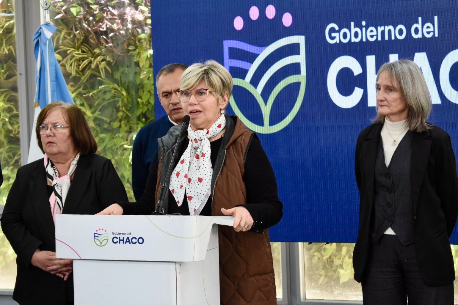 EL GOBERNADOR ZDERO ACOMPAÑÓ  EL ANIVERSARIO 137º DE PUERTO TIROL