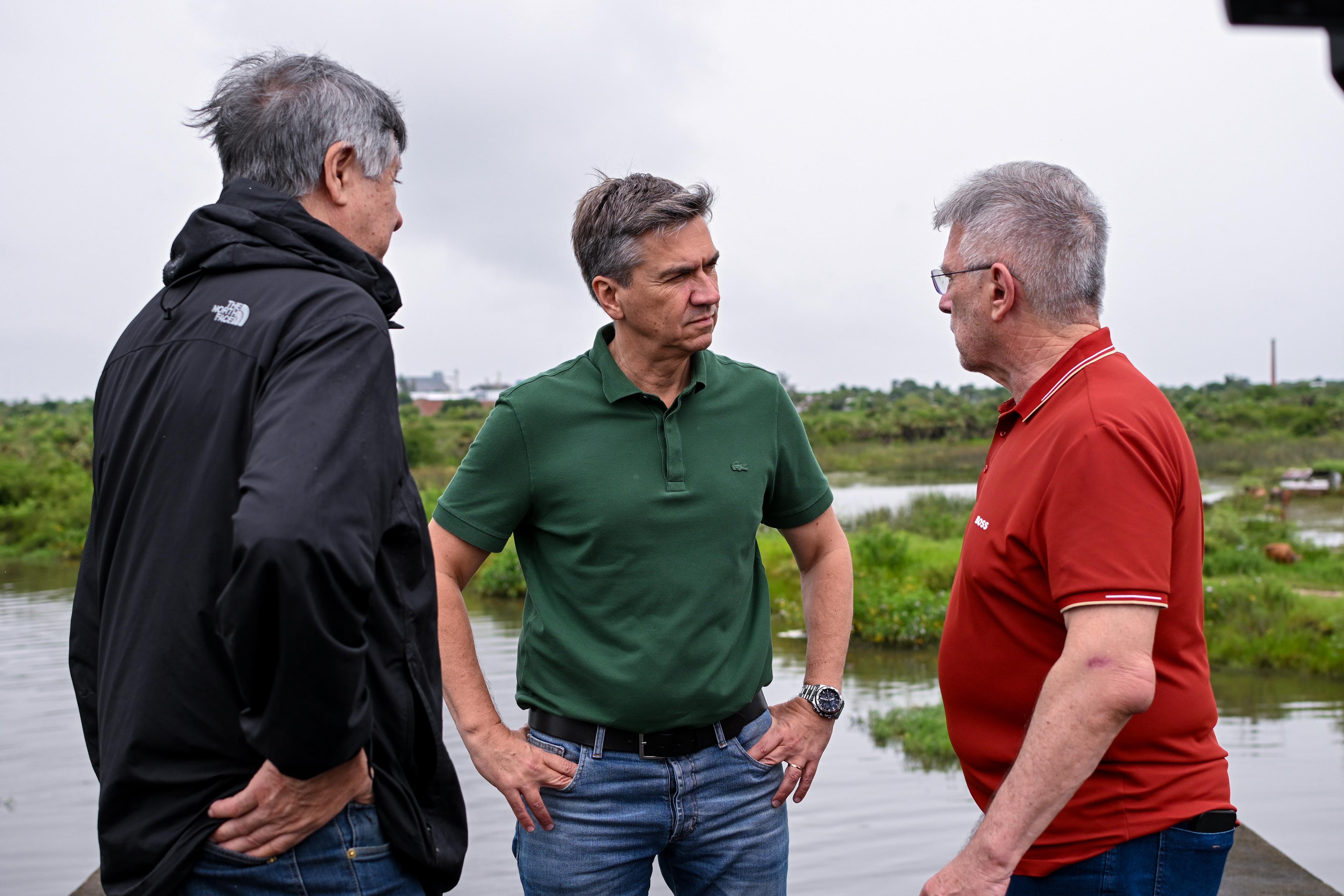 EL GOBERNADOR ZDERO SUPERVIS&Oacute; OBRAS DE DESAG&Uuml;ES Y DEFENSAS EN EL GRAN RESISTENCIA