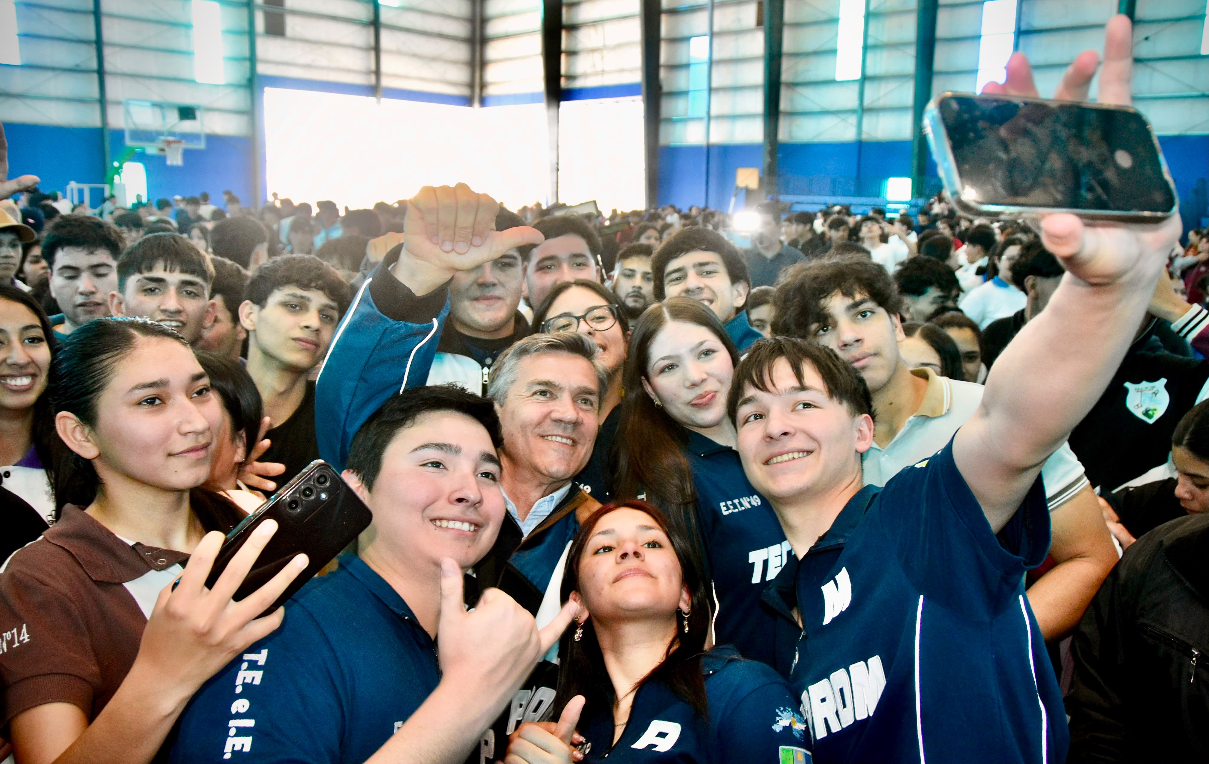 *+FUTURO LLEG&Oacute; A VILLA &Aacute;NGELA: EL CHACO RECONOCE A LOS QUE ESTUDIAN Y SE ESFUERZAN*