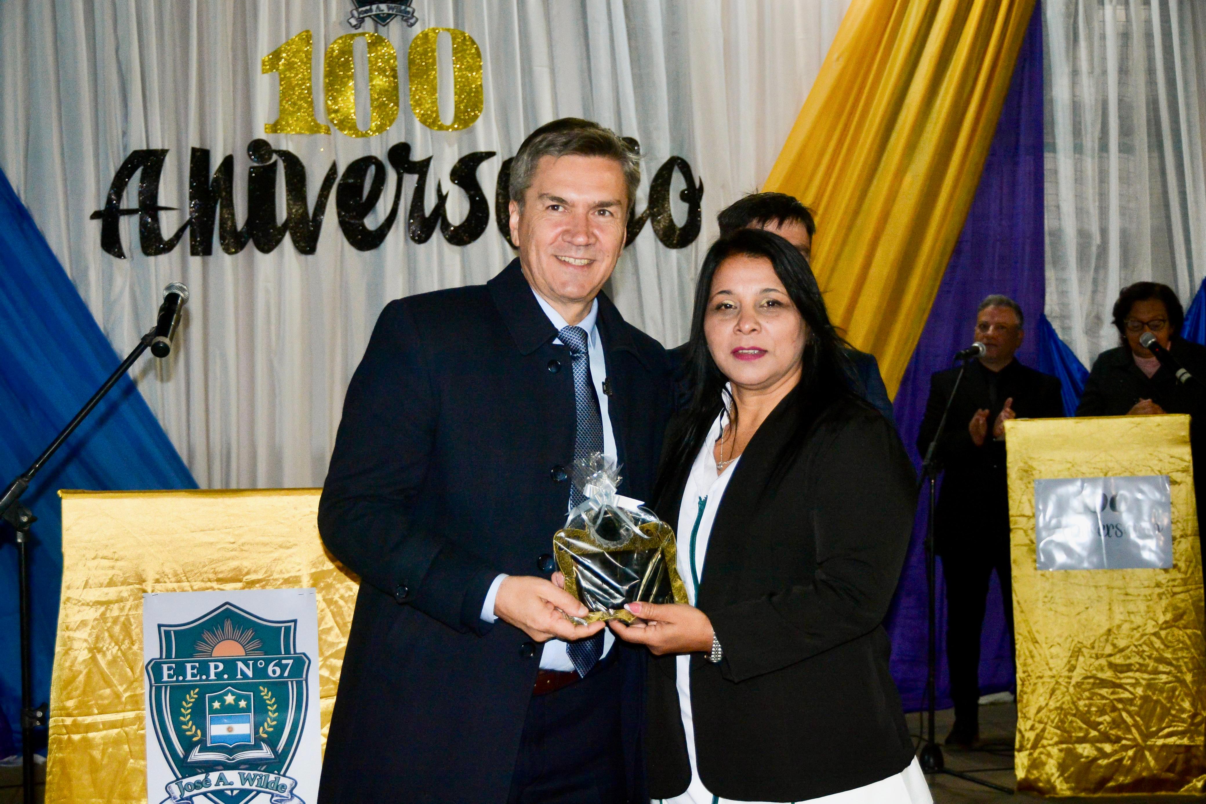 LA VERDE: EL GOBERNADOR ZDERO ACOMPAÑÓ EL 100° ANIVERSARIO DE LA ESCUELA PRIMARIA 67 “JOSÉ ANTONIO WILDE”