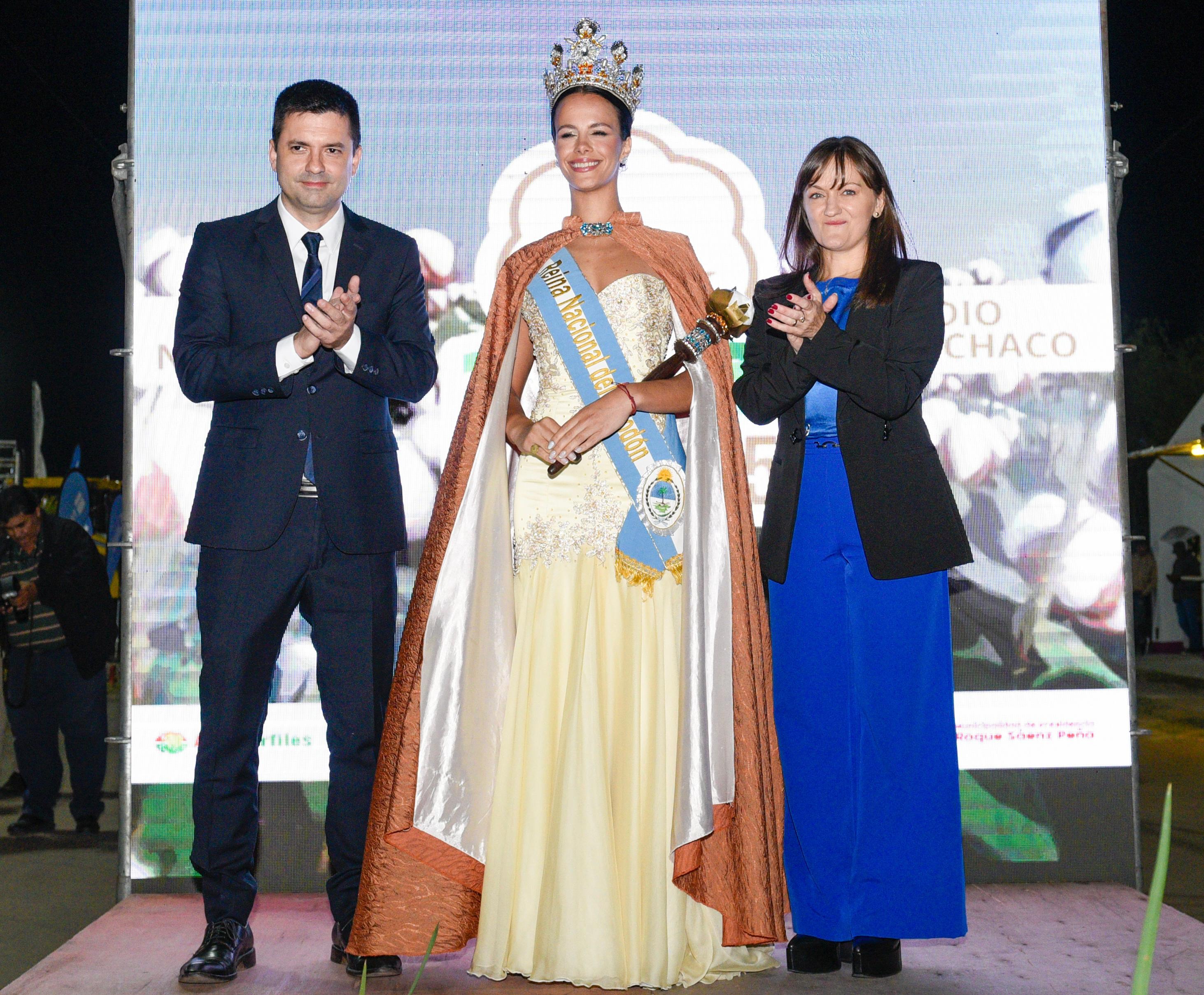 SÁENZ PEÑA: LA VICEGOBERNADORA SILVANA SCHNEIDER ACOMPAÑÓ LA APERTURA DE LA FIESTA NACIONAL DEL ALGODÓN 2025