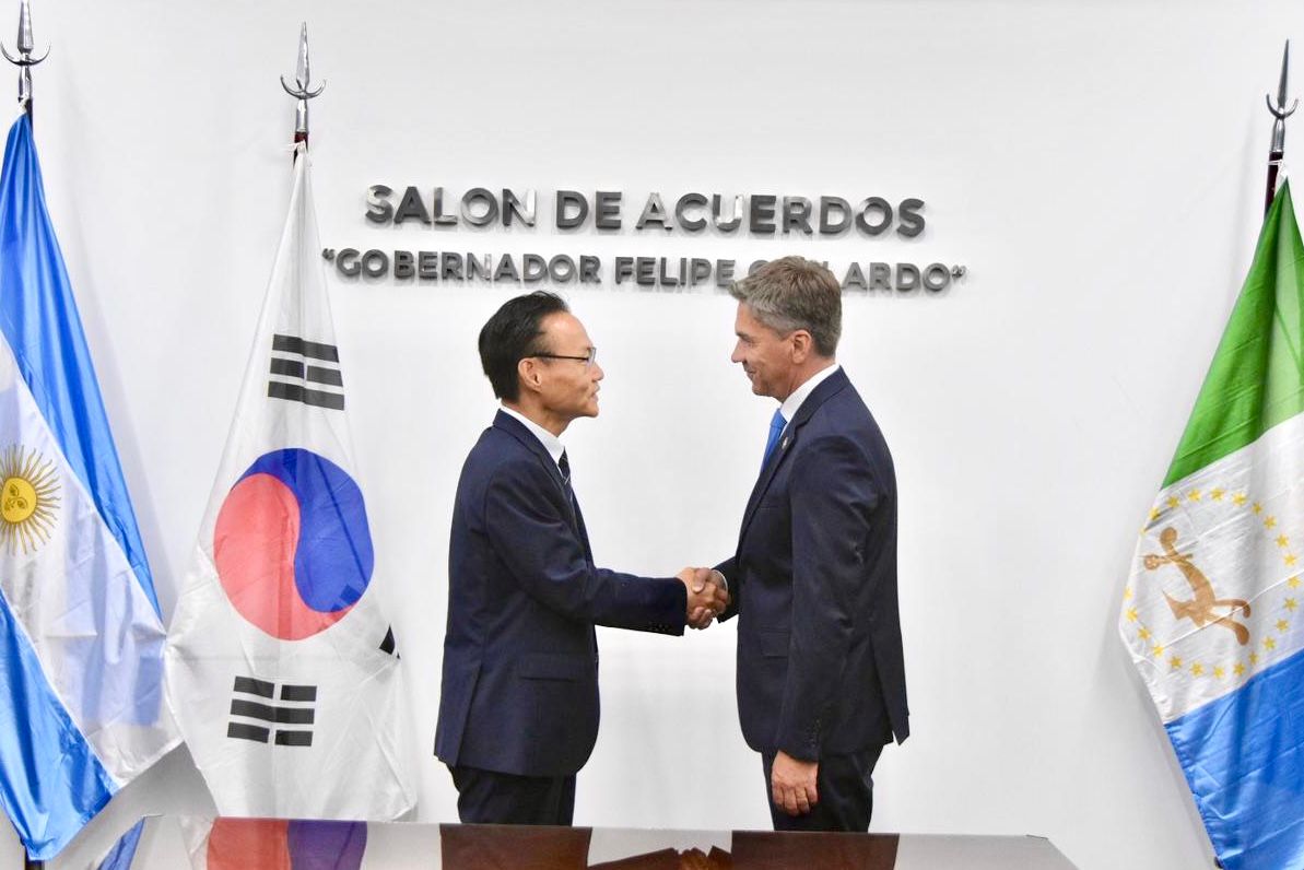 *ZDERO RECIBI&Oacute; AL EMBAJADOR DE COREA DEL SUR PARA FORTALECER V&Iacute;NCULOS COMERCIALES*