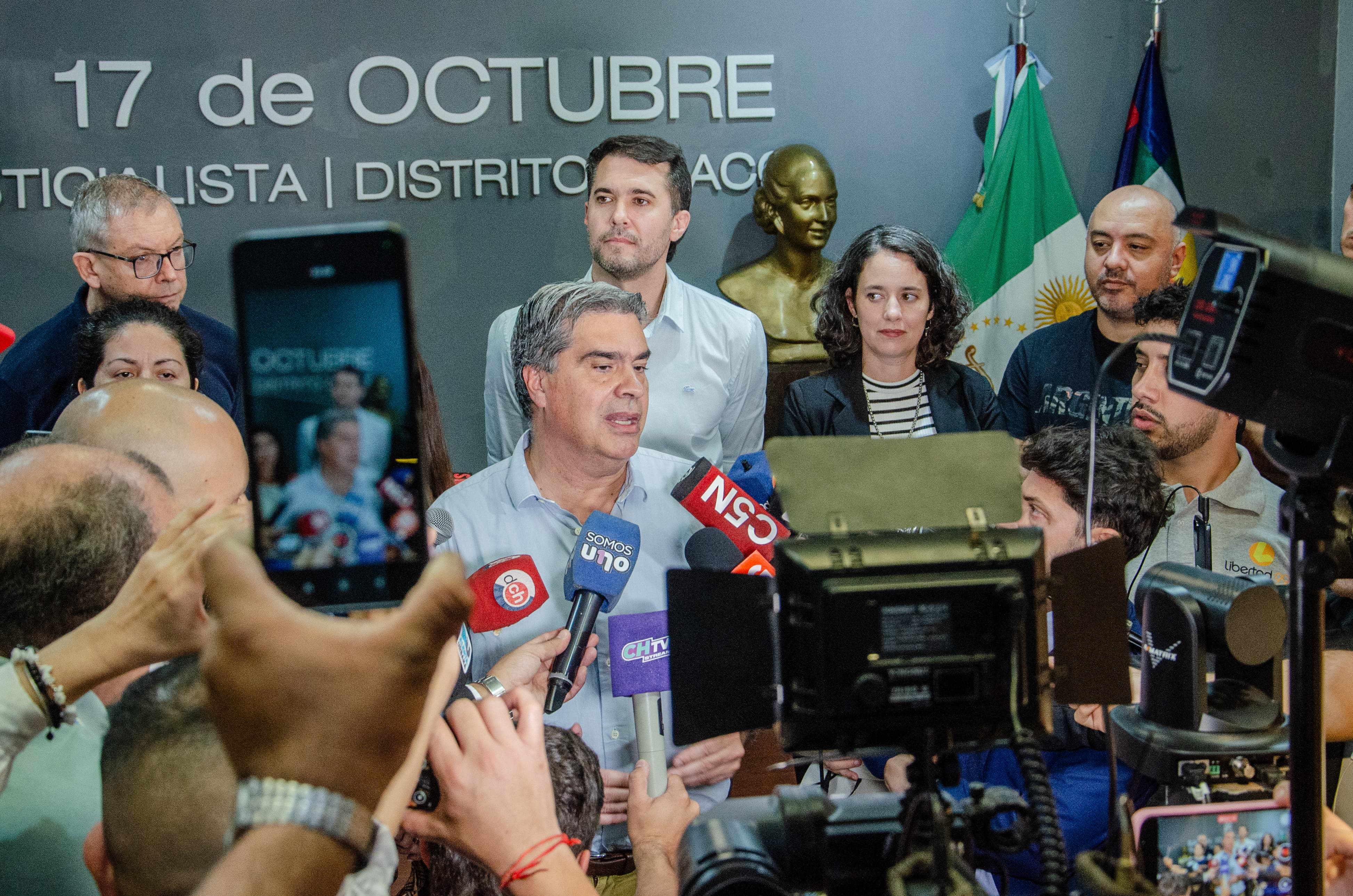 *Capitanich reconoció una “tendencia favorable al oficialismo” y denunció una campaña “incompatible con la democracia”*