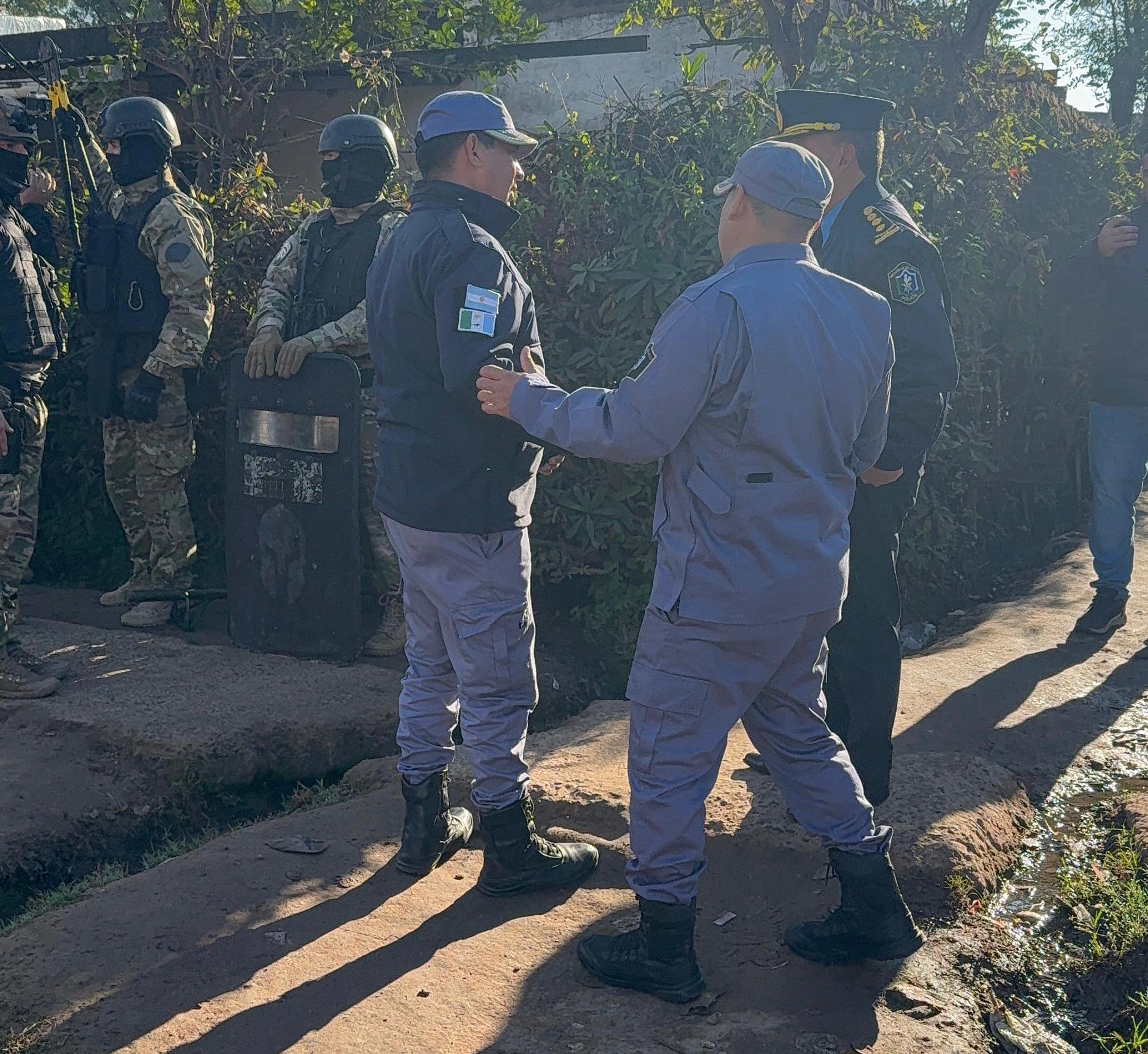 DERRUMBAN UN BÚNKER DE DROGAS, ALLANADO INNUMERABLES VECES, EN VILLA PROSPERIDAD