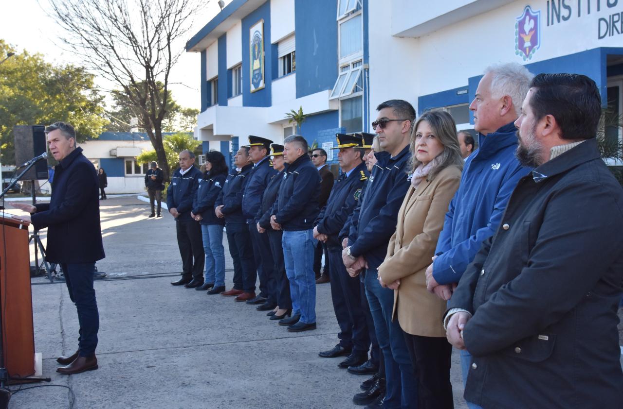 EL GOBERNADOR ZDERO DIO LA BIENVENIDA HOY A LOS 400 FUTUROS AGENTES QUE INICIAN SU FORMACIÓN EN LA ESCUELA DE POLICÍA