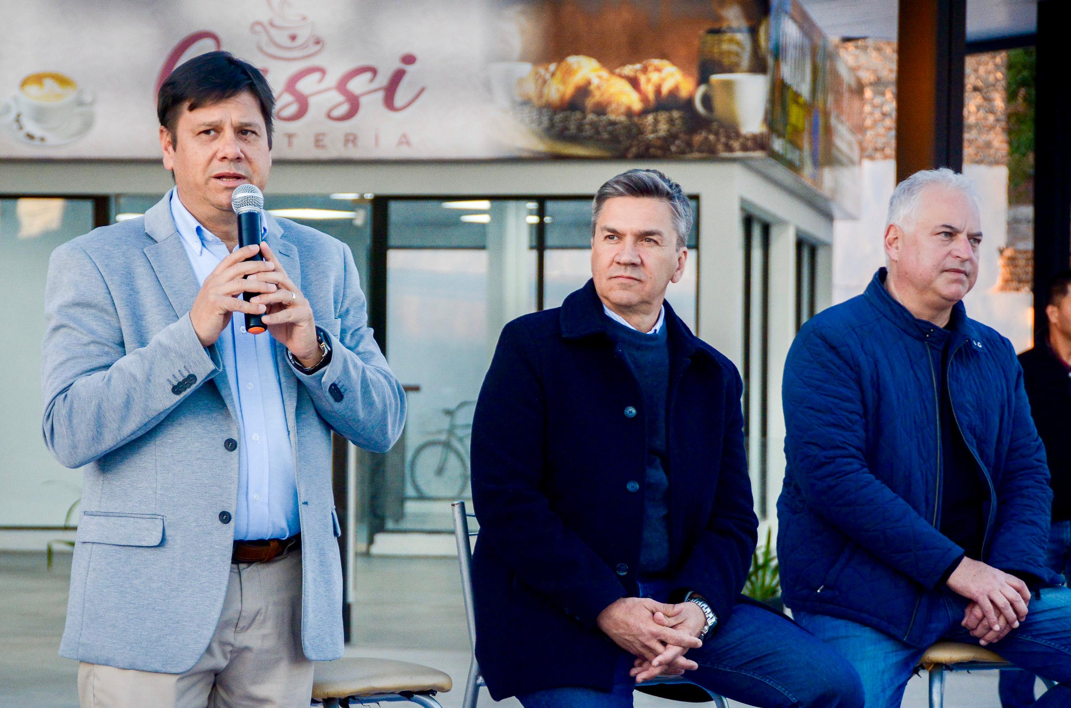 *QUITILIPI: EL GOBERNADOR ZDERO INAUGURÓ LA TERMINAL DE ÓMNIBUS Y EL MUNICIPIO LOCAL YA LA PONE EN FUNCIONAMIENTO*