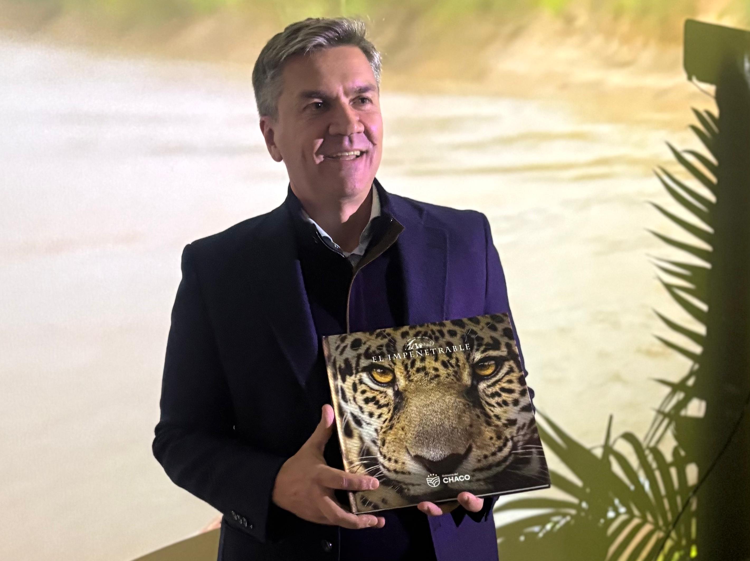 BUENOS AIRES: EL GOBERNADOR ZDERO PRESENTÓ EL LIBRO“EL IMPENETRABLE” EN LA CASA DEL CHACO