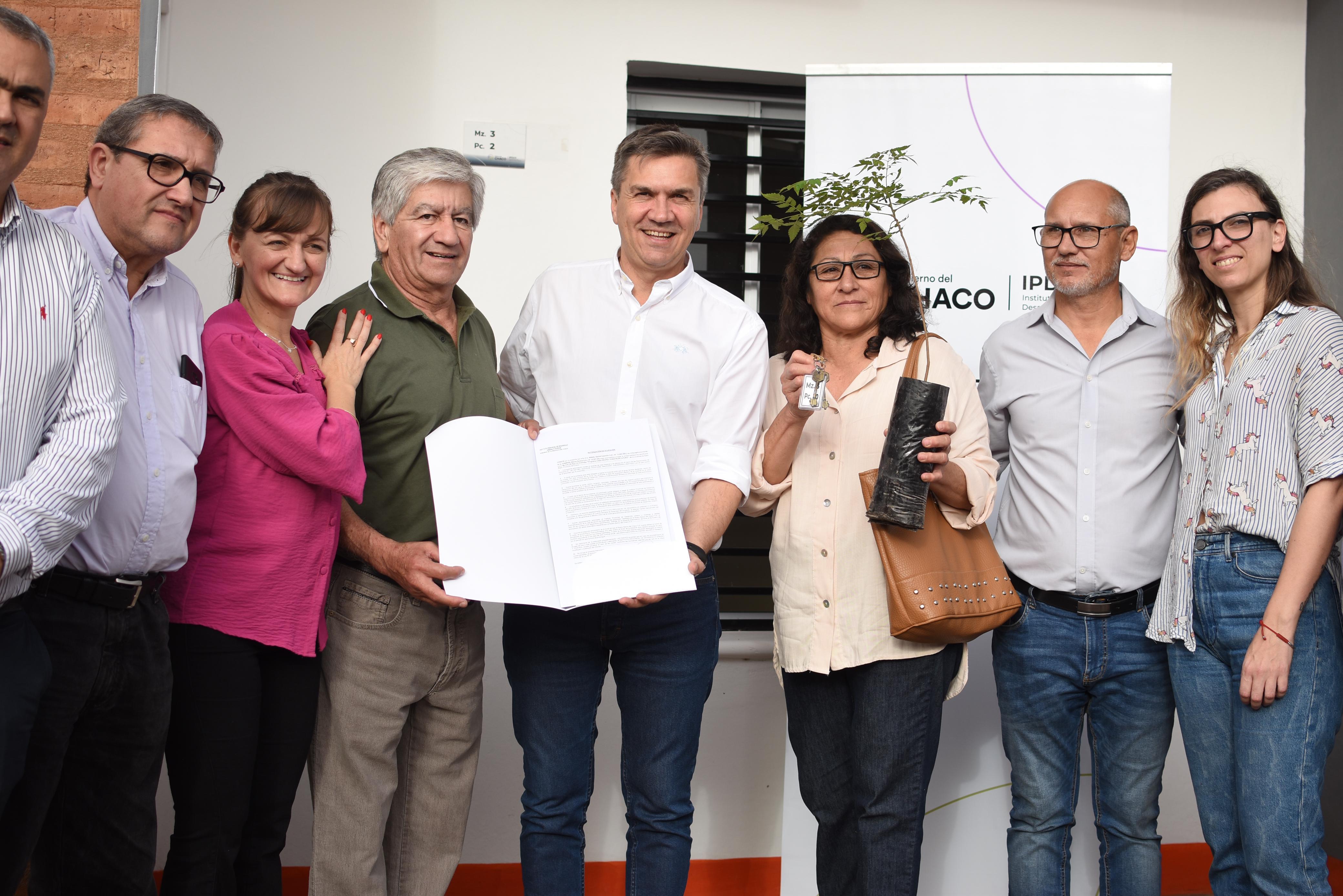 *TACO POZO: ZDERO ENTREGÓ VIVIENDAS Y TÍTULOS DE PROPIEDAD*