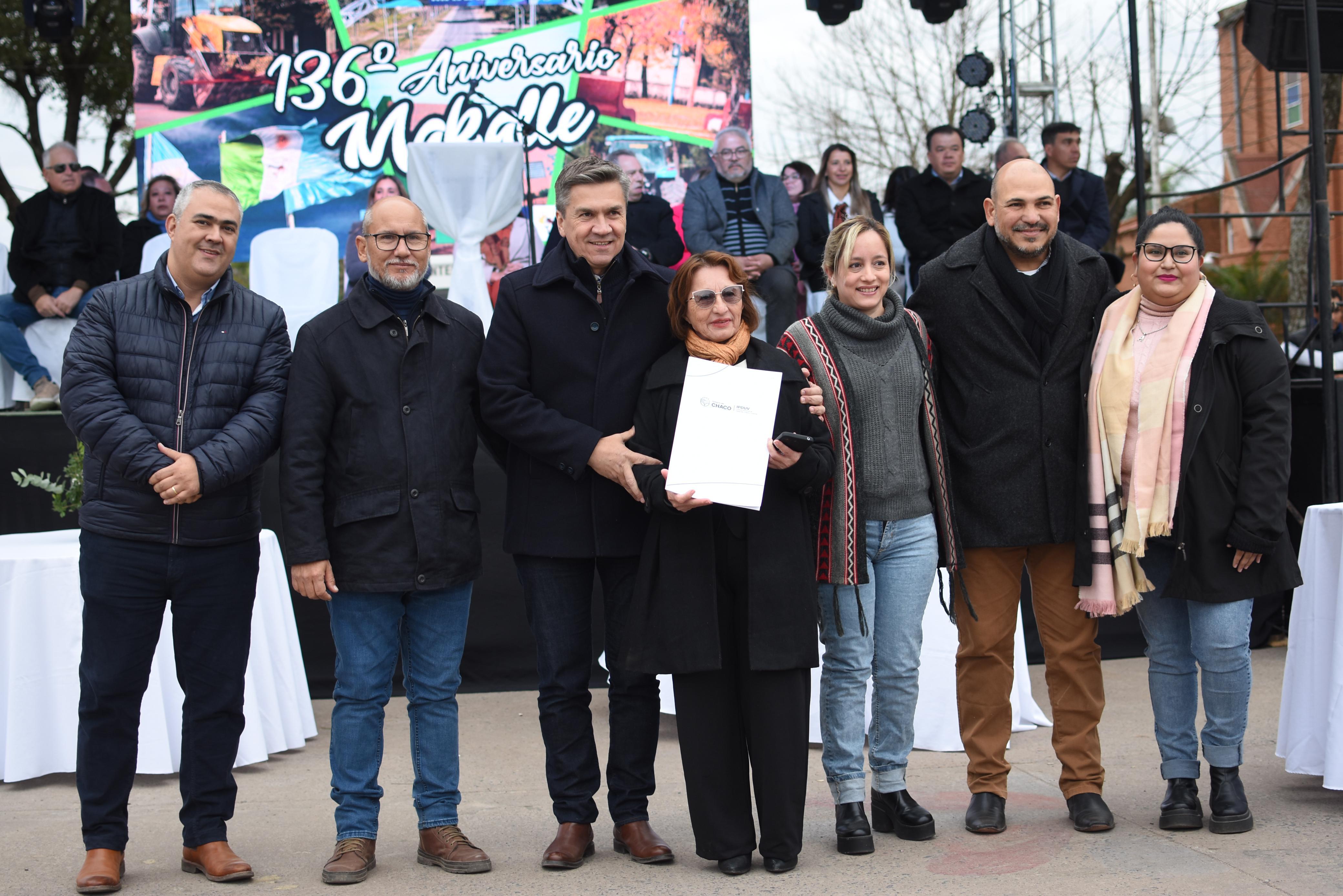 *EL GOBERNADOR ZDERO ACOMPAÑÓ EL 136° ANIVERSARIO DE MAKALLÉ, ENTREGÓ VIVIENDA Y TÍTULOS DE PROPIEDAD*