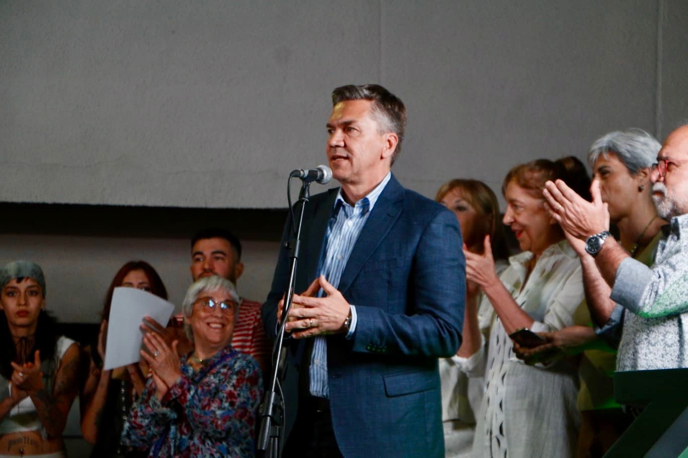 EL GOBERNADOR ZDERO ACOMPAÑÓ LA FERIA INTERNACIONAL DE ARTE A362