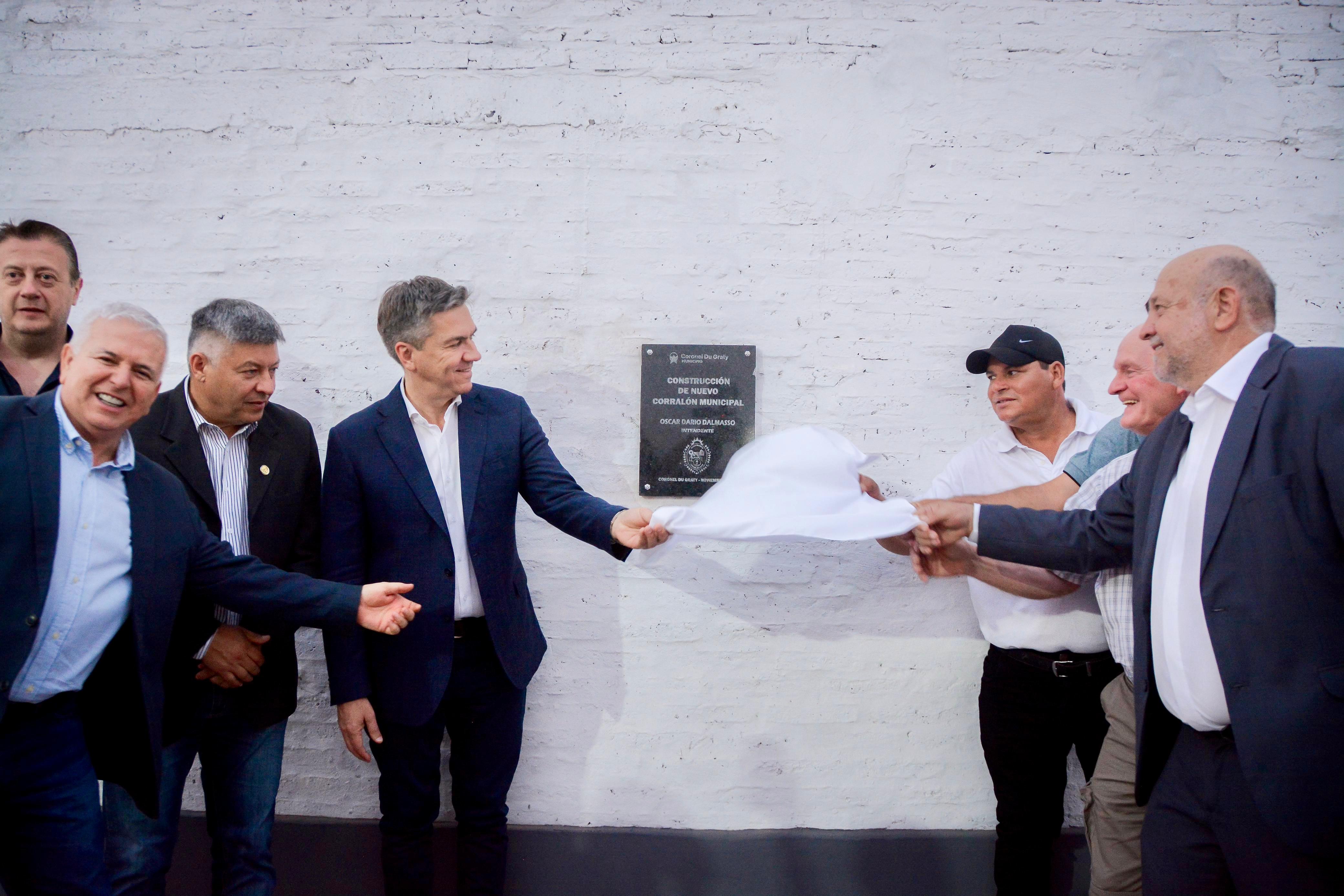 *DU GRATY: EL GOBERNADOR ZDERO INAUGURÓ LA FARMACIA SOCIAL DEL INSSSEP, LA COMISARÍA LOCAL Y EL CORRALÓN MUNICIPAL*