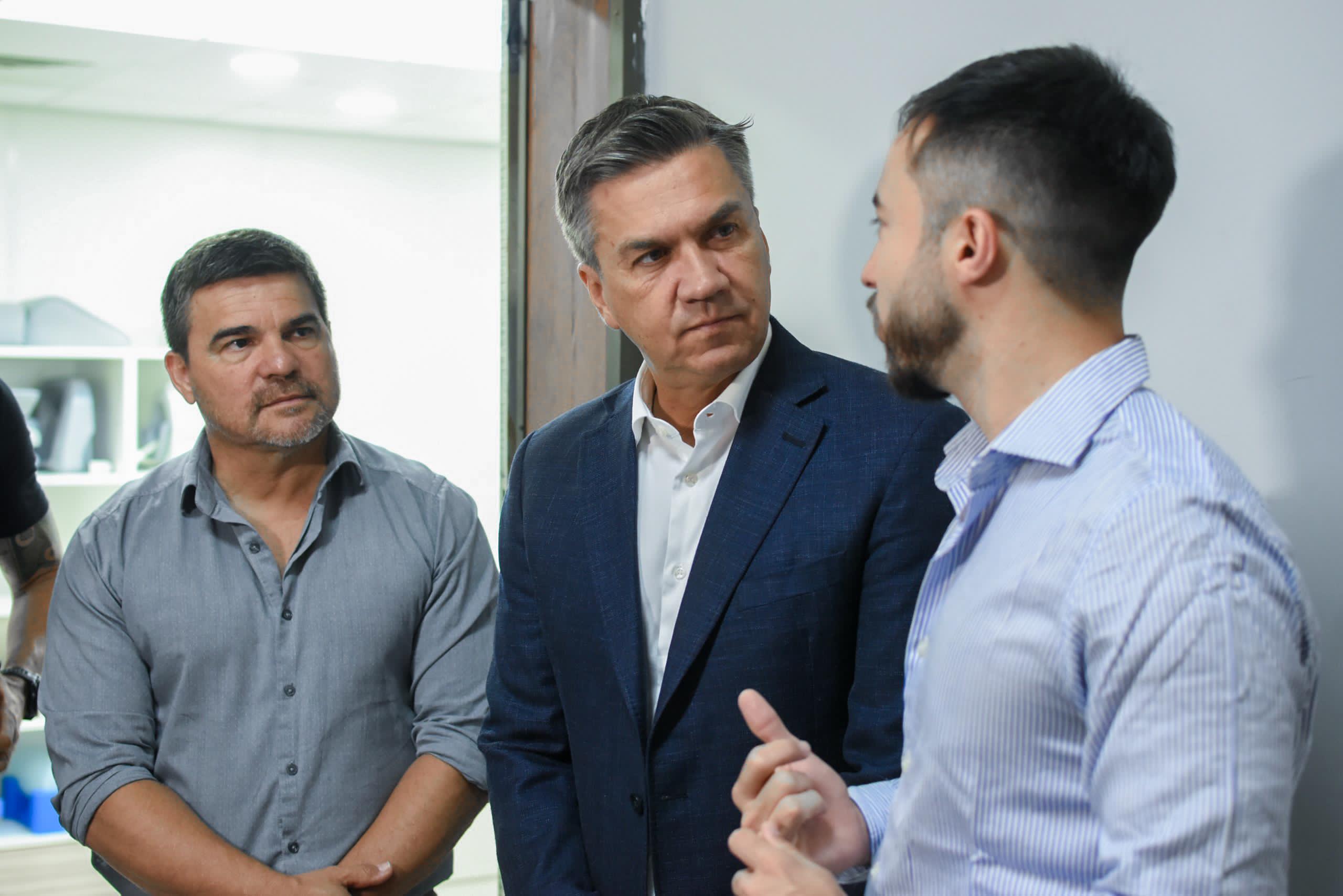 INSTITUTO CONSULTORIO RADIOLÓGICO RESISTENCIA: EL GOBERNADOR ZDERO ACOMPAÑÓ LA HABILITACIÓN DEL NUEVO EQUIPO DE RESONANCIA MAGNÉTICA