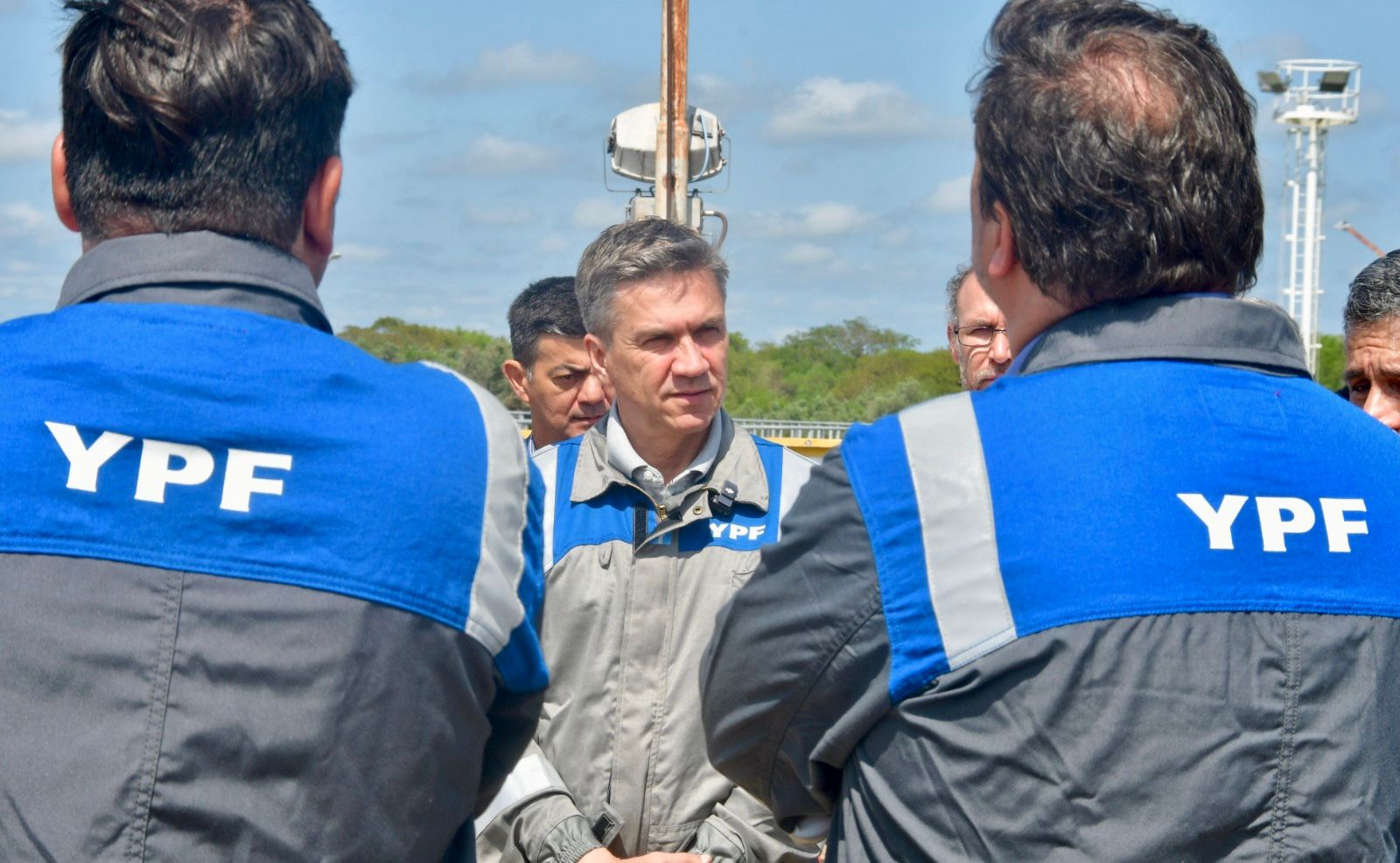 *YPF REANUDA EL ABASTECIMIENTO REGIONAL CON LA LLEGADA DE BARCAZAS DE COMBUSTIBLE*