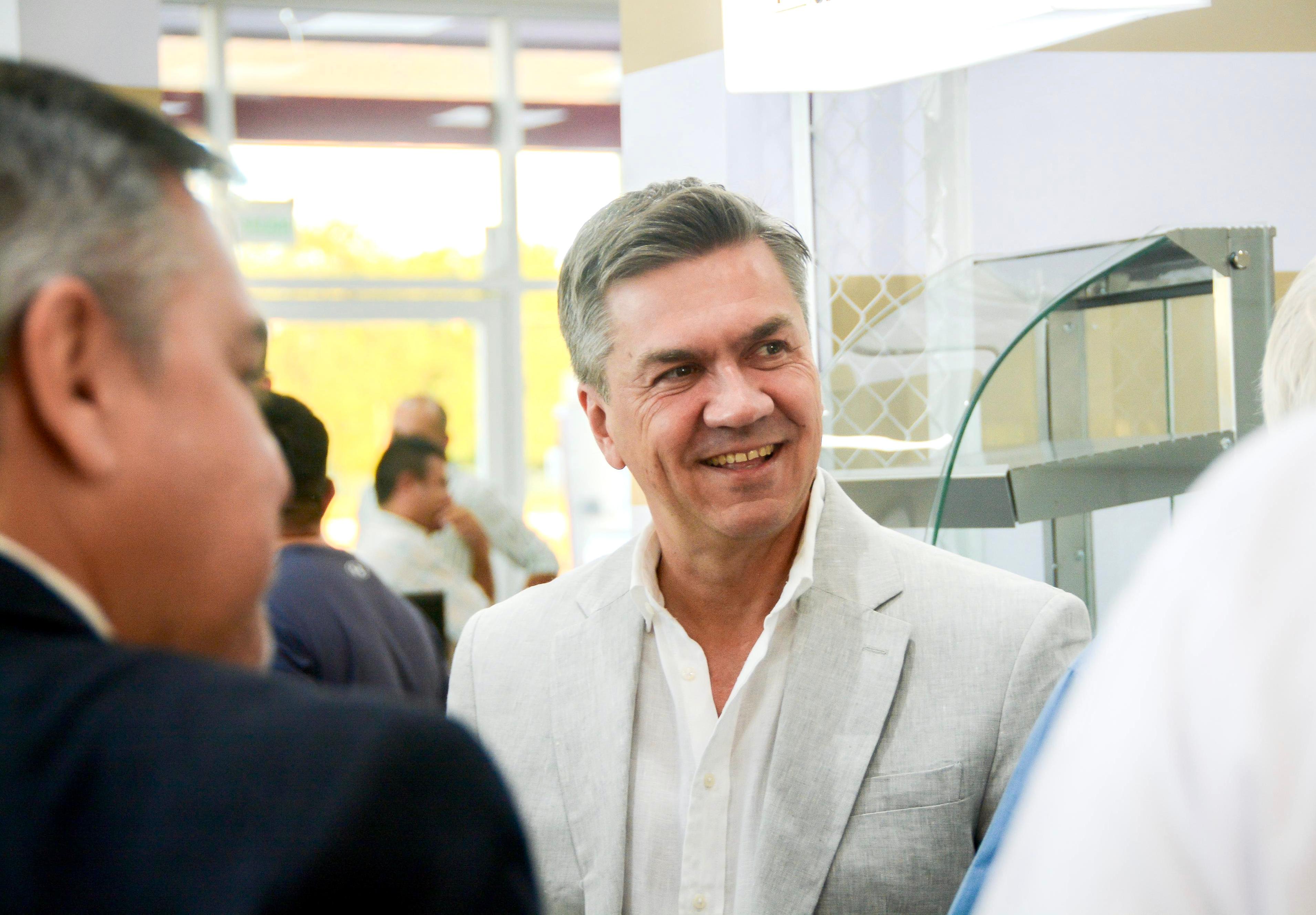 INAUGURACIÓN DE LA ESTACIÓN DE SERVICIO AXION, EN PUERTO TIROL: “ES UN GUSTO ACOMPAÑAR A QUIENES TIENEN GANAS DE INVERTIR EN LA PROVINCIA” MANIFESTÓ EL GOBERNADOR