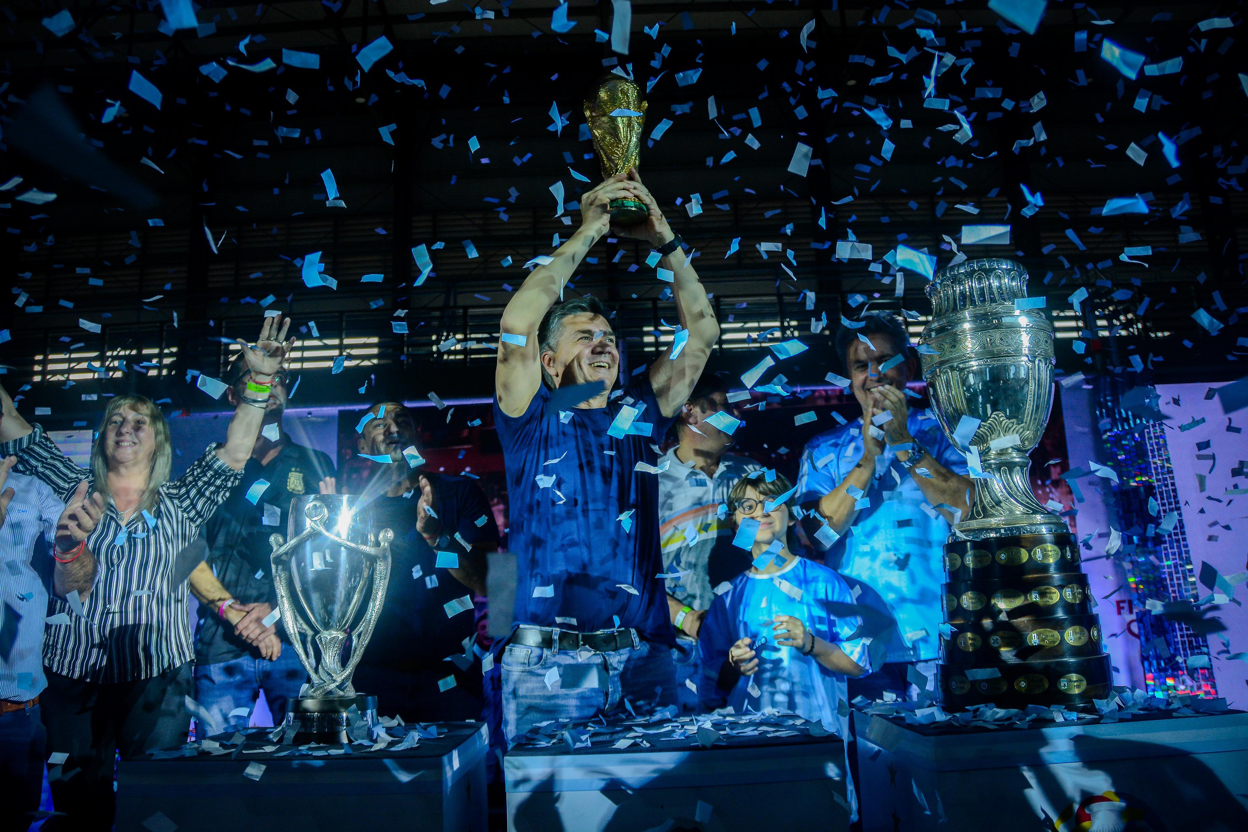 *GOBERNADOR ZDERO: “ES HISTÓRICO TENER A LAS 3 COPAS AQUÍ, EN EL CHACO”*