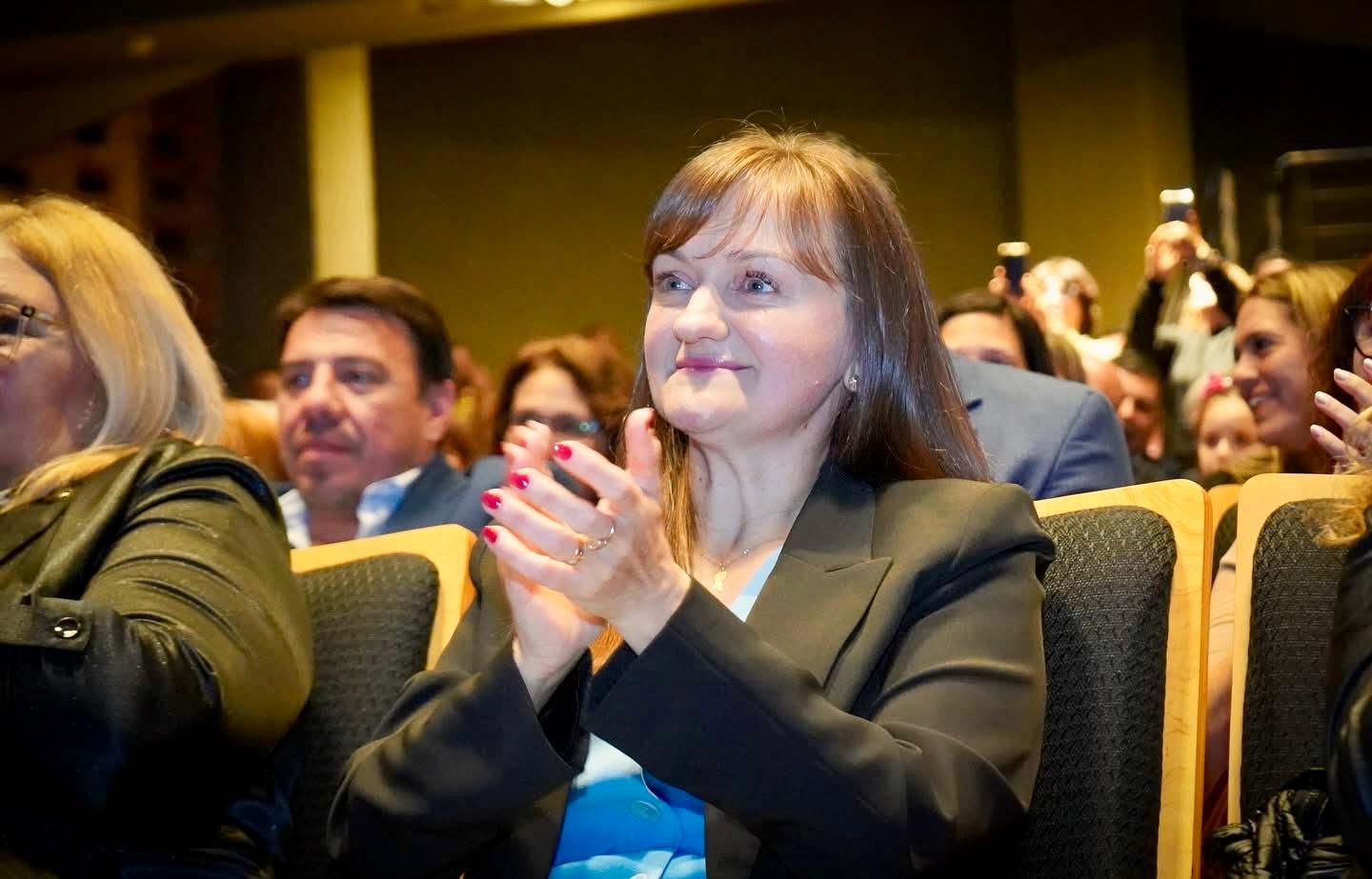 *LA VICEGOBERNADORA SCHNEIDER ACOMPAÑÓ LA ENTREGA DE DIPLOMAS A LOS NUEVOS LEGISLADORES PROVINCIALES