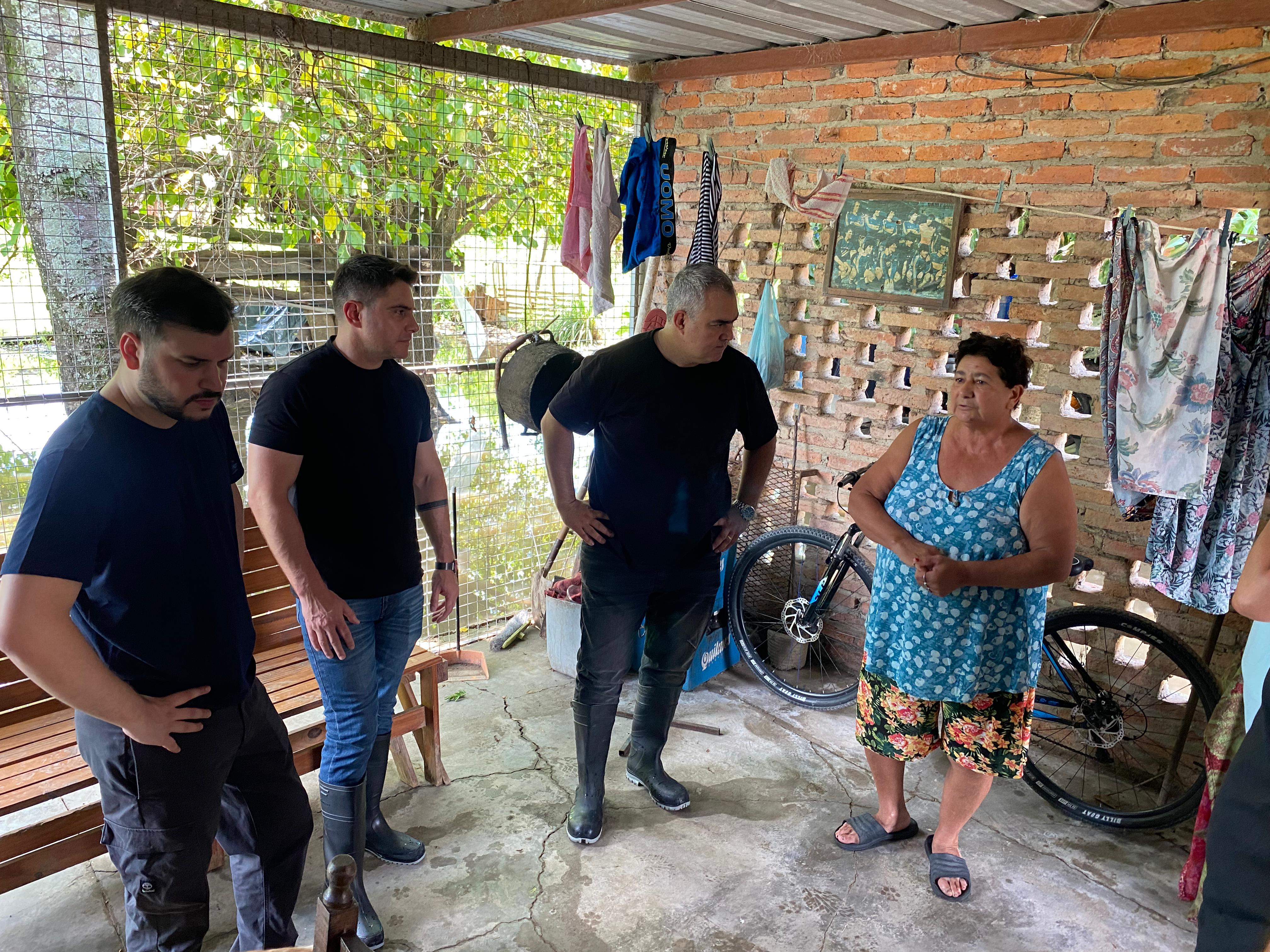 *EN BARRANQUERAS: OPERATIVO INTEGRAL Y DE ASISTENCIA A LAS FAMILIAS*