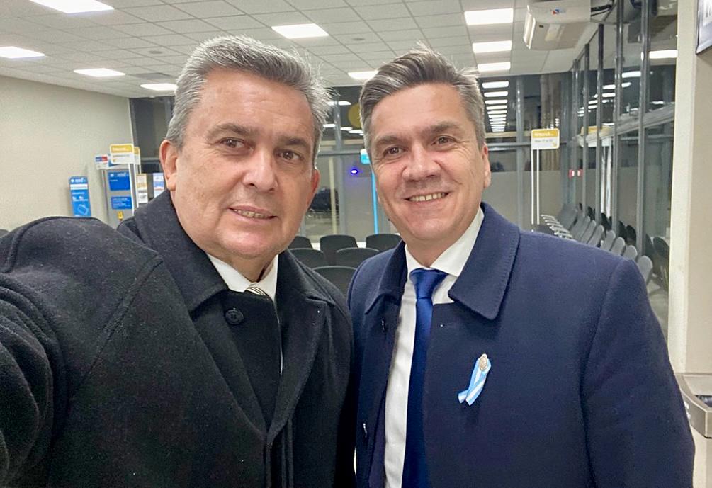 *ZIMMERMANN RETOMARÁ SU BANCA EN EL SENADO Y DEJA EL MINISTERIO DE LA PRODUCCIÓN*