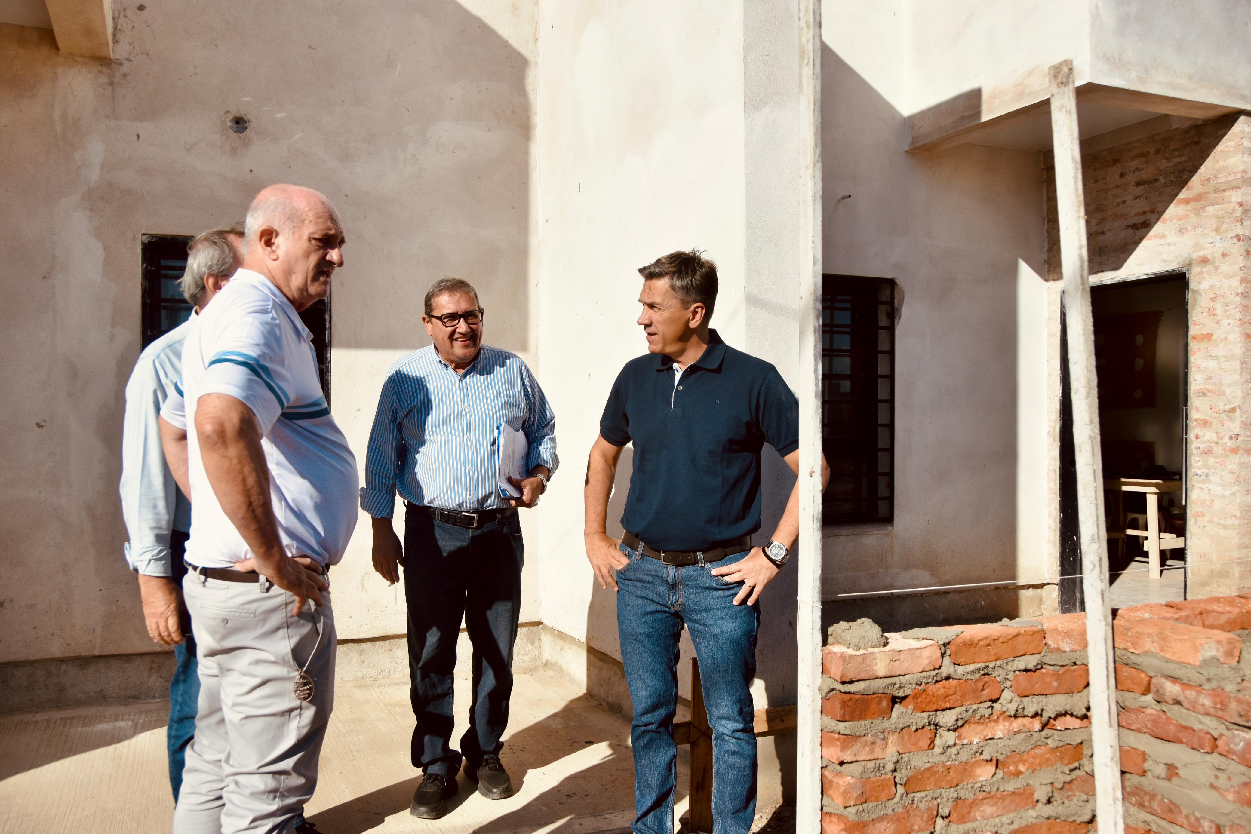 *ZDERO SUPERVIS&Oacute; EL AVANCE DE OBRAS DE VIVIENDAS EN LA CHACRA 214 Y RATIFIC&Oacute; EL COMPROMISO CON EL ACCESO A LA CASA PROPIA*