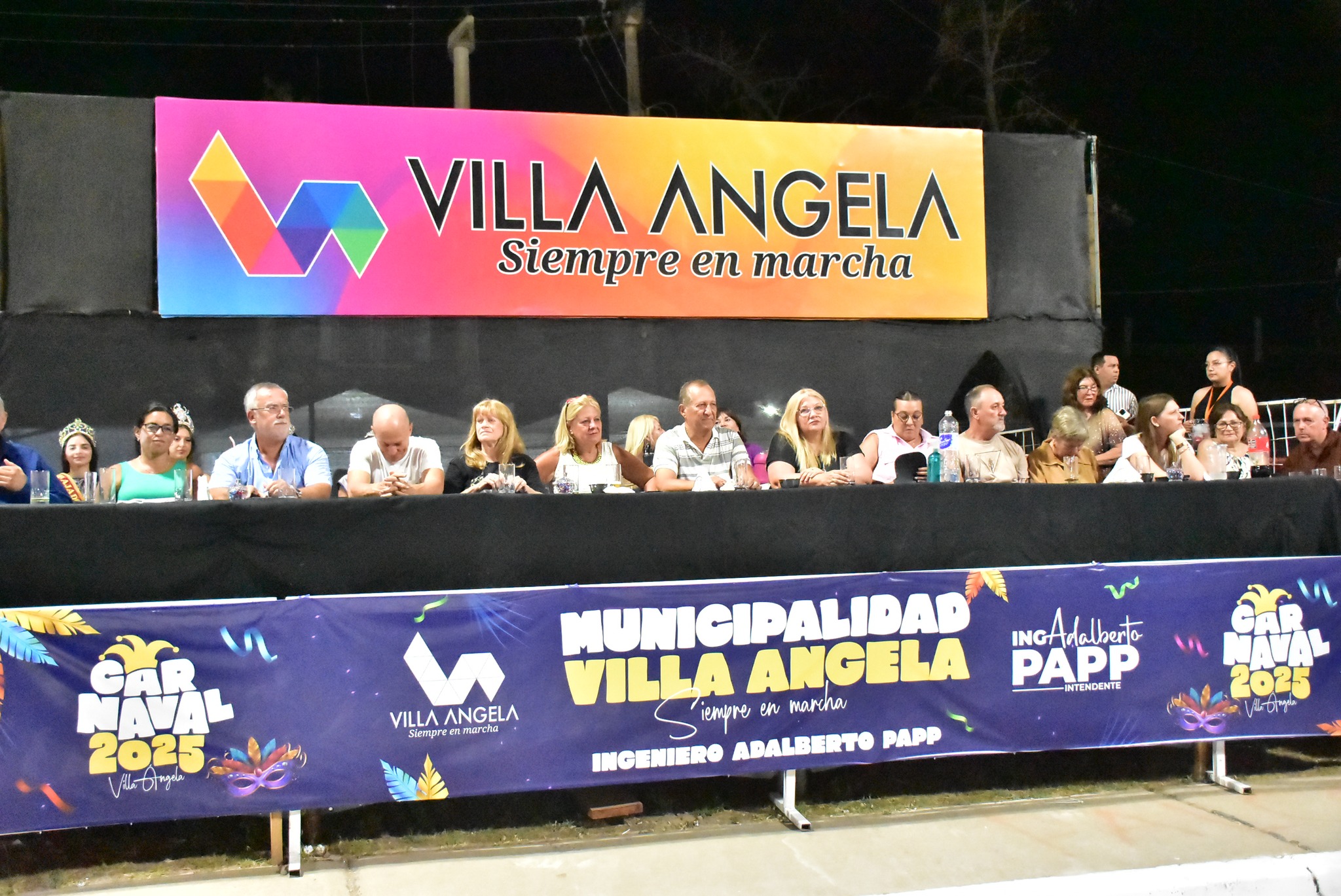EL INTENDENTE ADALBERTO PAPP Y LOS MINISTROS DEL STJ DISFRUTARON DE LA TERCERA NOCHE DE CARNAVALES
