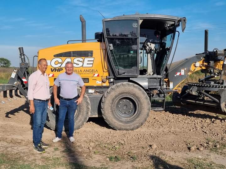 LA MUNICIPALIDAD DE VILLA ÁNGELA CONTINÚA MEJORANDO EL ACCESO NORTE Y LAS CALLES DE LA CIUDAD