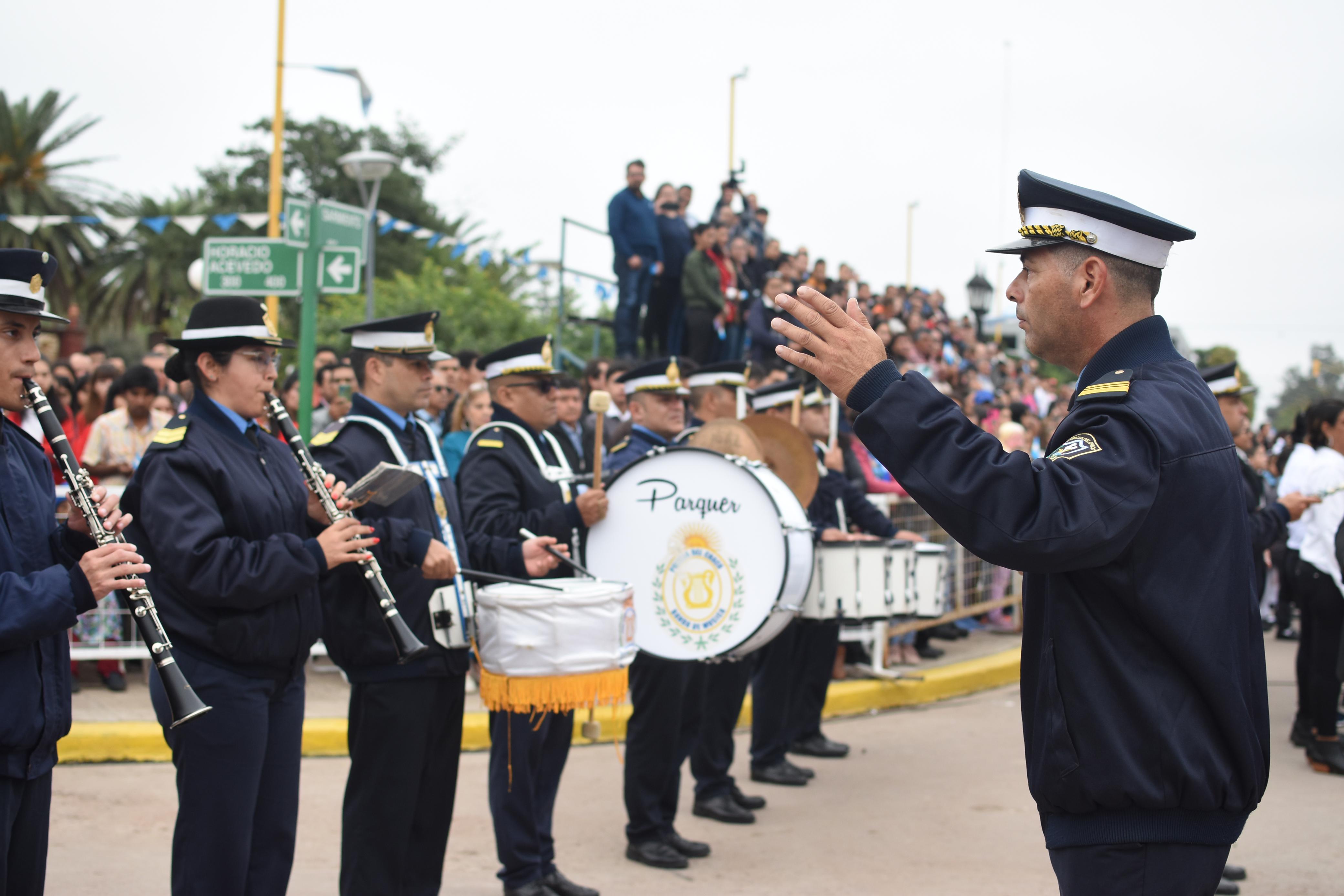 SANTA SYLVINA: ZDERO PRESIDIÓ EL ACTO CENTRAL POR EL DÍA DE LA BANDERA