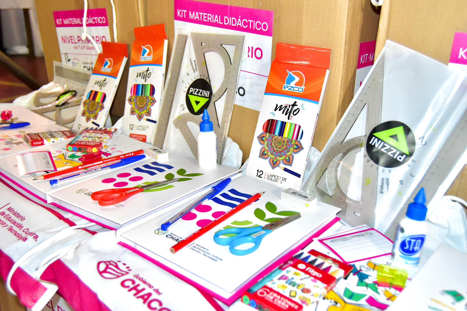 *CAPITÁN SOLARI: EL GOBERNADOR ZDERO ENTREGÓ MOBILIARIO PARA EL JARDÍN DE INFANTES 109*