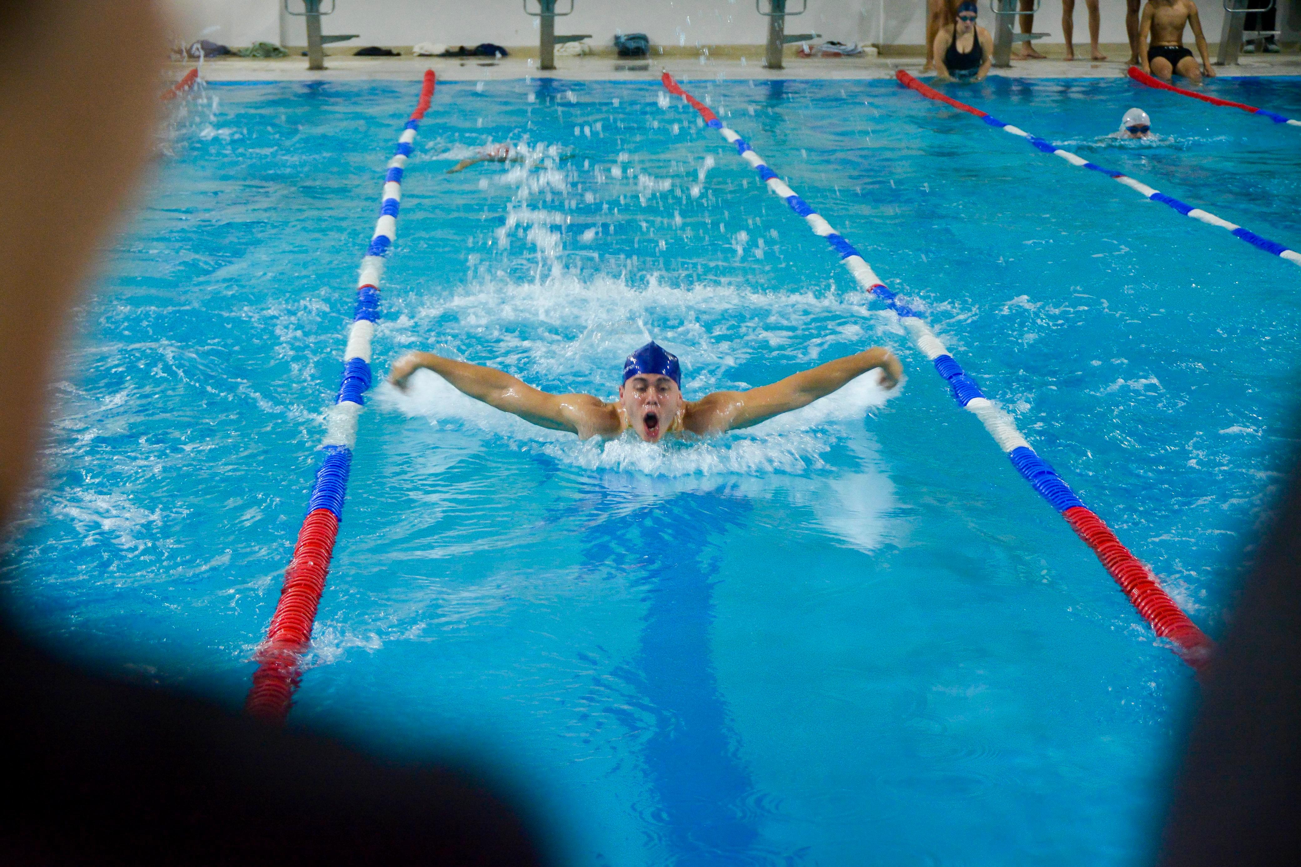 *REFACCIONES Y AMPLIACIONES EN EL CEF 1- I.E.S.E.F: EL GOBERNADOR ZDERO HABILITÓ LA PILETA CLIMATIZADA DEL INSTITUTO*