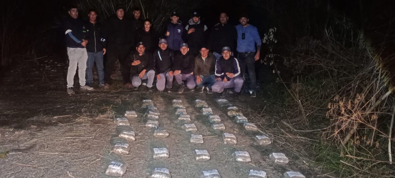 *GOLPE AL NARCOTRÁFICO* *ENFRENTAMIENTO Y SECUESTRO: CASI 49 KILOS DE MARIHUANA FUERON INCAUTADOS EN VILLA RÍO BERMEJITO*