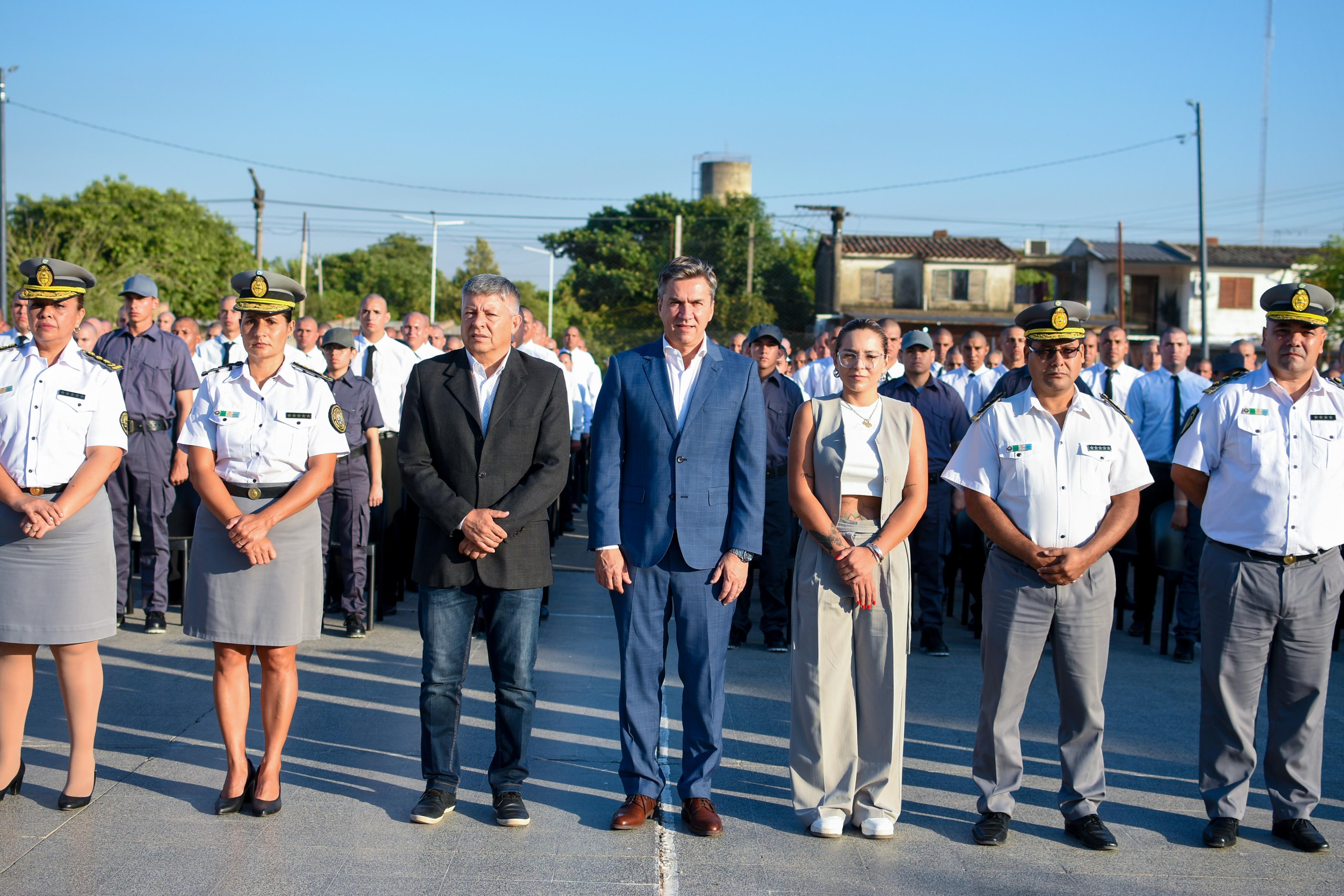 *220 SUBADJUTORES  Y NUEVOS AGENTES PENITENCIARIOS: “VAMOS A CUIDAR A LOS CHAQUEÑOS DE BIEN”, ASEGURÓ EL GOBERNADOR ZDERO*