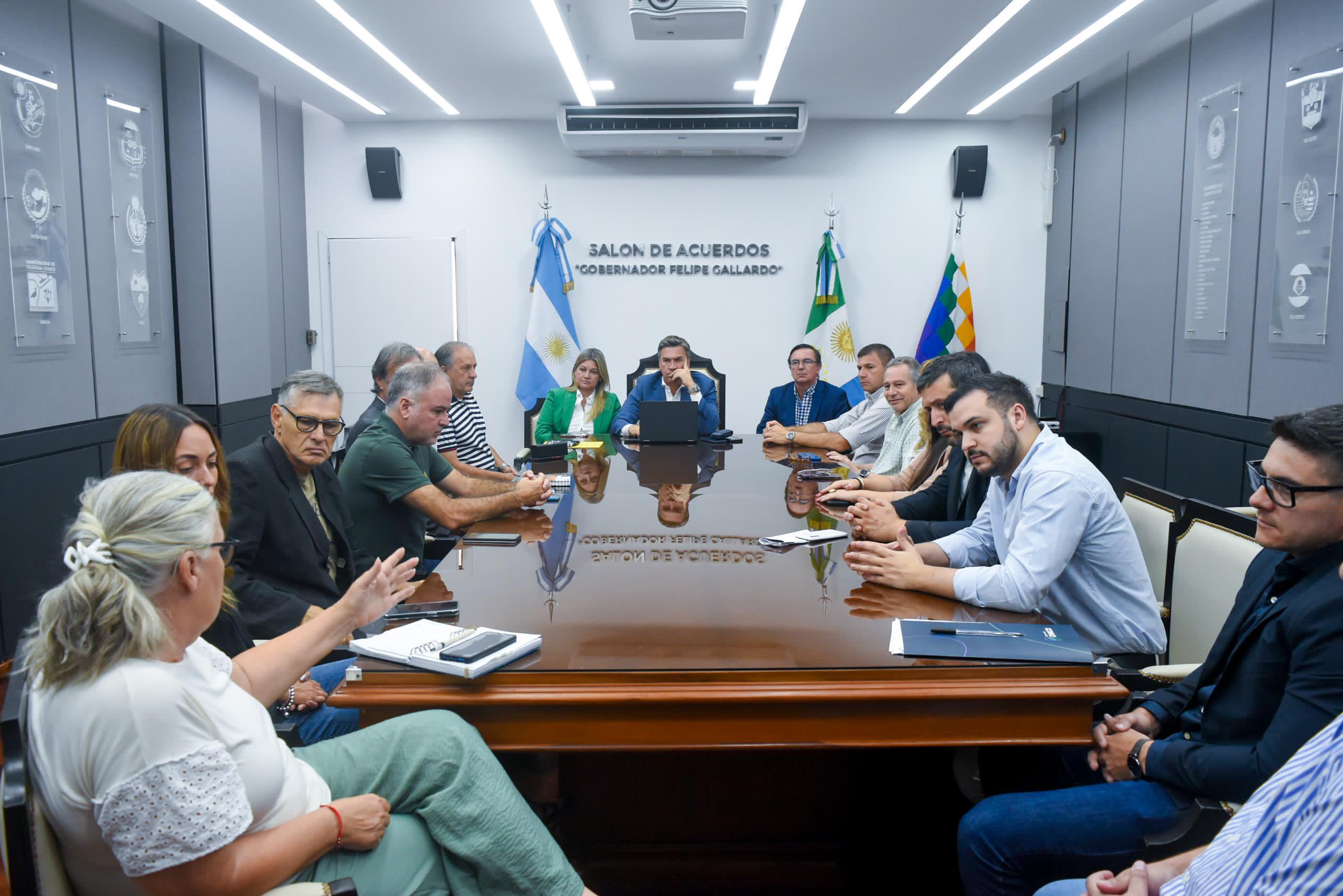 *EL GOBERNADOR ZDERO FIRMÓ EL DECRETO QUE DECLARA LA EMERGENCIA AGROPECUARIA*