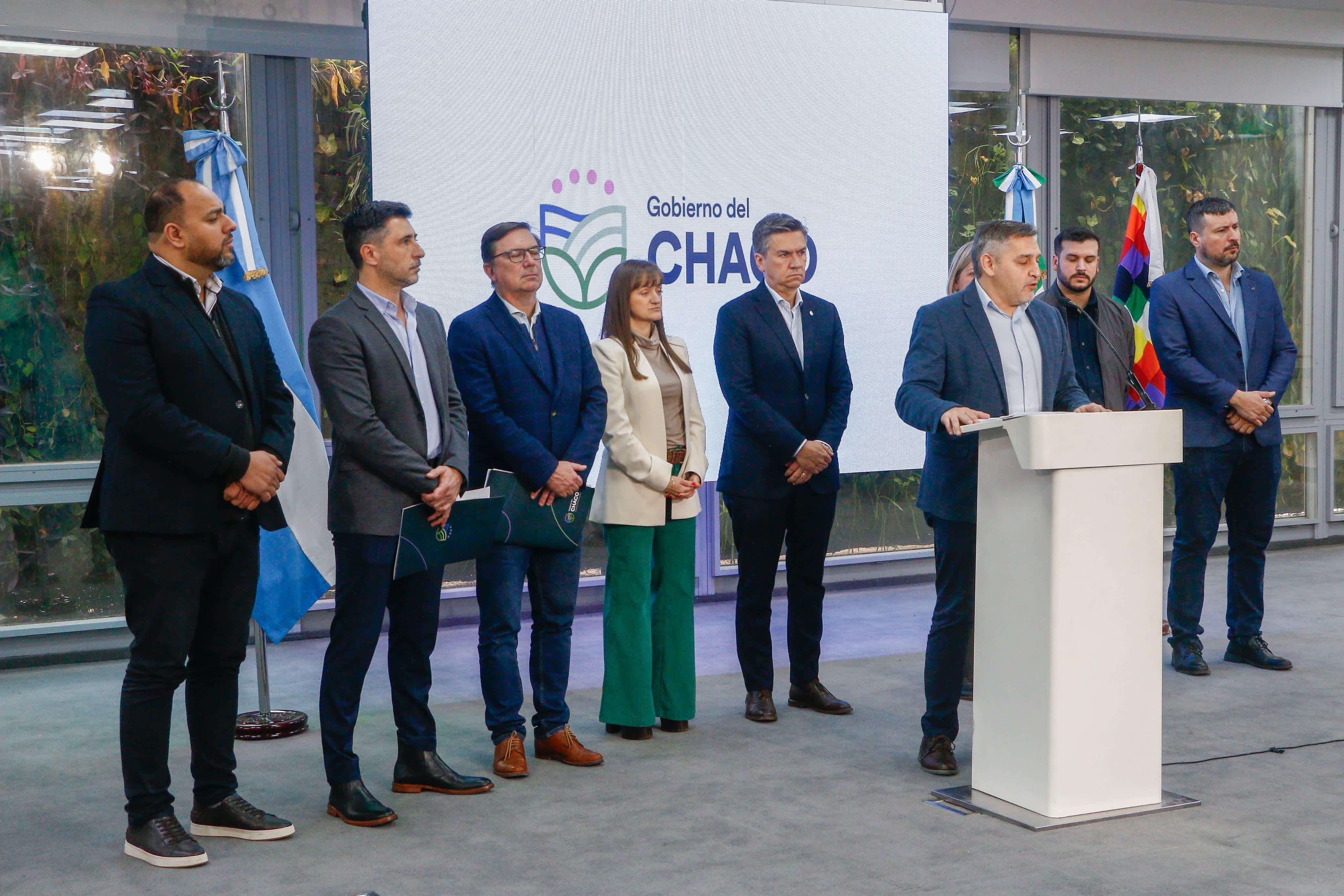 EL GOBERNADOR ZDERO ANUNCIÓ UN 15,56 POR CIENTO DE AUMENTO SALARIAL PARA ACTIVOS Y PASIVOS DE LA ADMINISTRACIÓN PÚBLICA