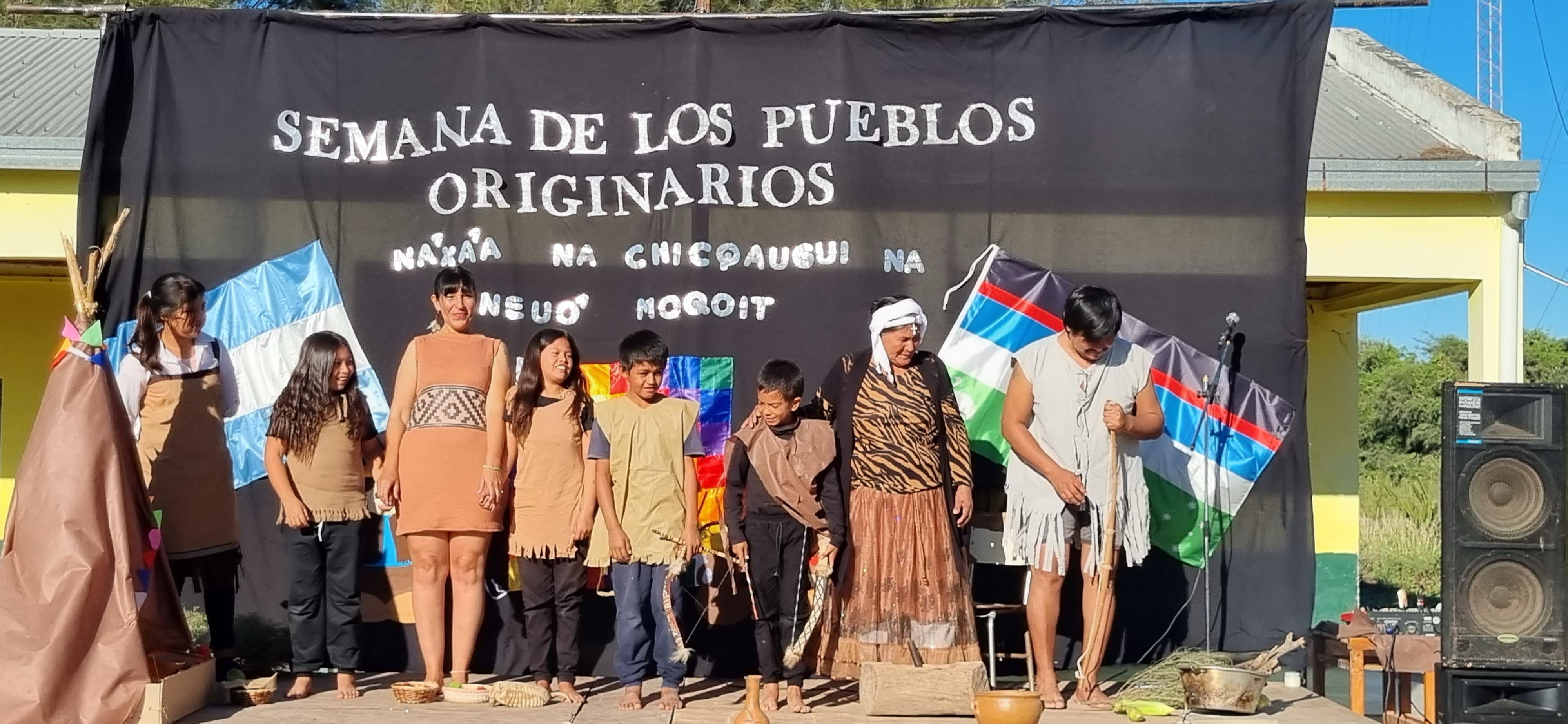 SEMANA DE LOS PUEBLOS ORIGINARIOS: EDUCACIÓN ACOMPAÑÓ EL ACTO EN LA ESCUELA 418 DE VILLA ÁNGELA*
