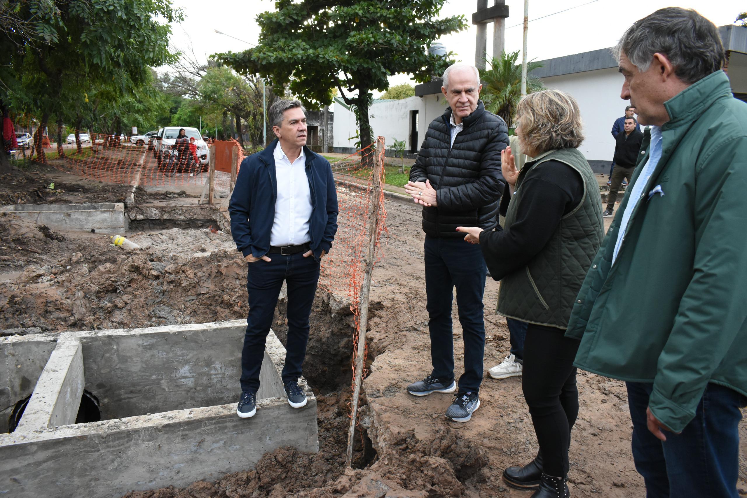 *MÁS DESARROLLO PARA RESISTENCIA: AVANZA LA PAVIMENTACIÓN Y LOS DESAGÜES EN LA AVENIDA 9 DE JULIO: “ESTAMOS RECUPERANDO EL PERFIL URBANO DE LA CIUDAD” DIJO EL GOBERNADOR*