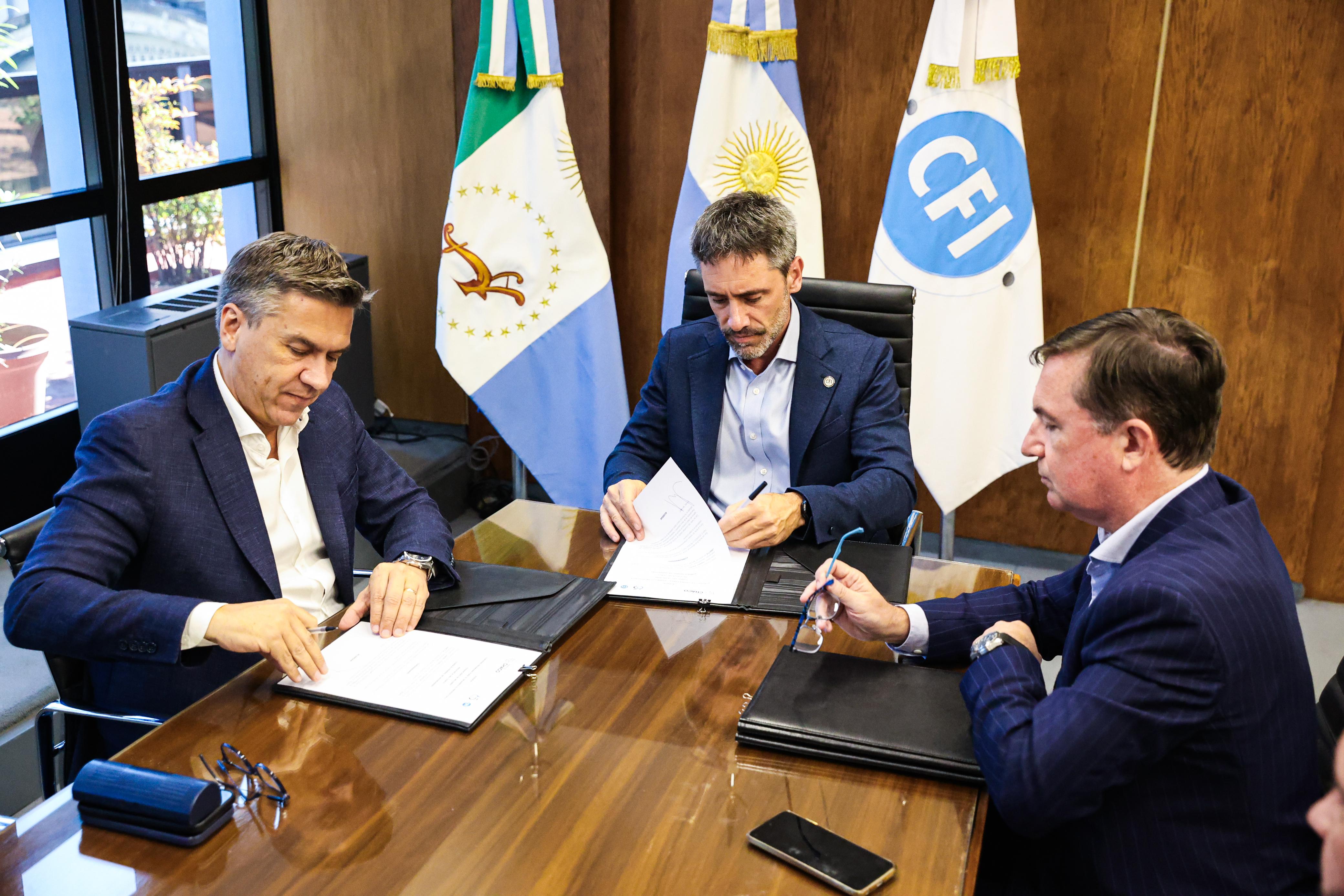 BS. AS: EL GOBERNADOR ZDERO FIRMÓ IMPORTANTES CONVENIOS CON EL CFI QUE IMPULSARÁN EL DESARROLLO FINANCIERO DE MUJERES Y EL ACCESO AL AGUA PARA LAS COMUNIDADES RURALES